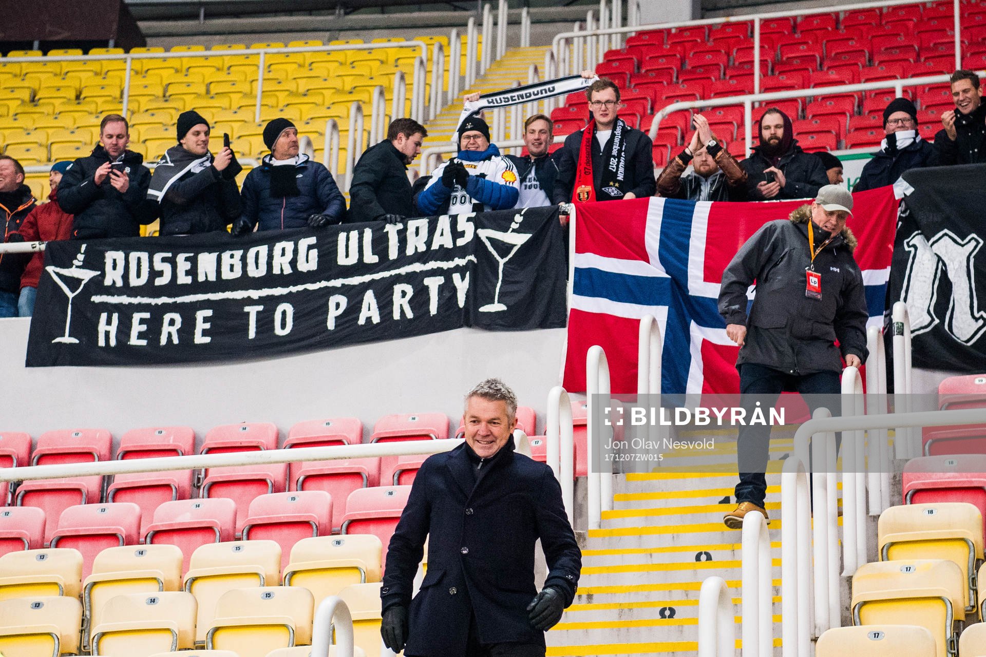 Kåre Ingebrigtsen, head coach of Rosenborg, walks up to the Rosenborg supporters after the Europa League match between FK Vardar and Rosenborg on December 7, 2017 in Skopje.