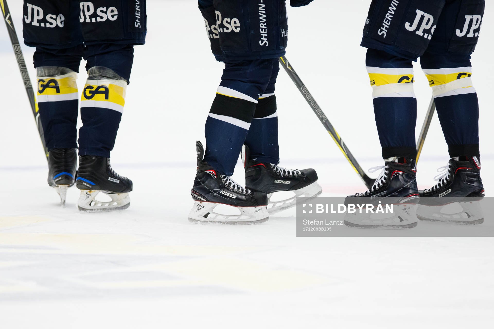 Skridskor och klubbor