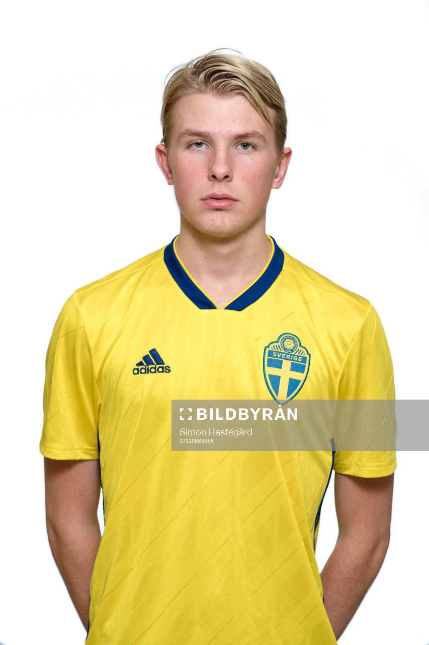 Adrian Pettersson i P17/00-landslaget