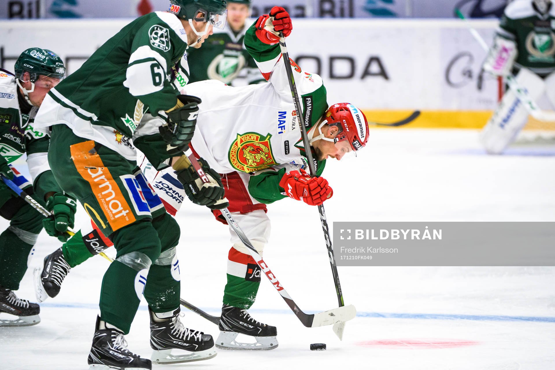 Färjestads Johan Ryno och Moras Mathias Bromé