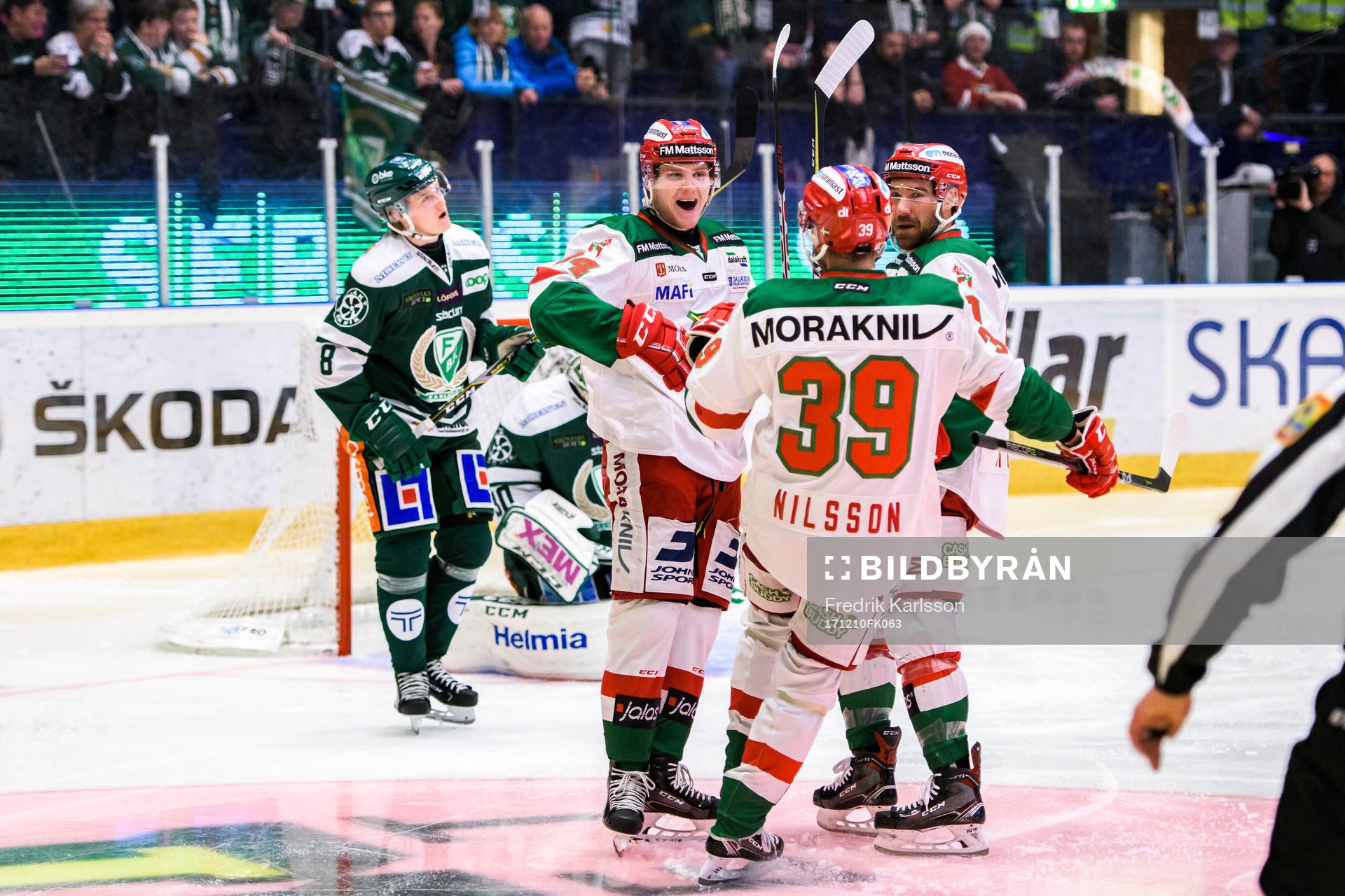 Moras Sebastian Hartmann jublar med lagkamrater