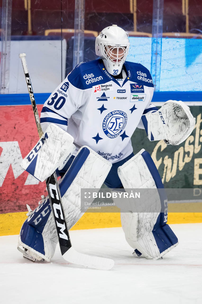 Leksands målvakt Victor Rönnqvist  i ishockeymatchen i
