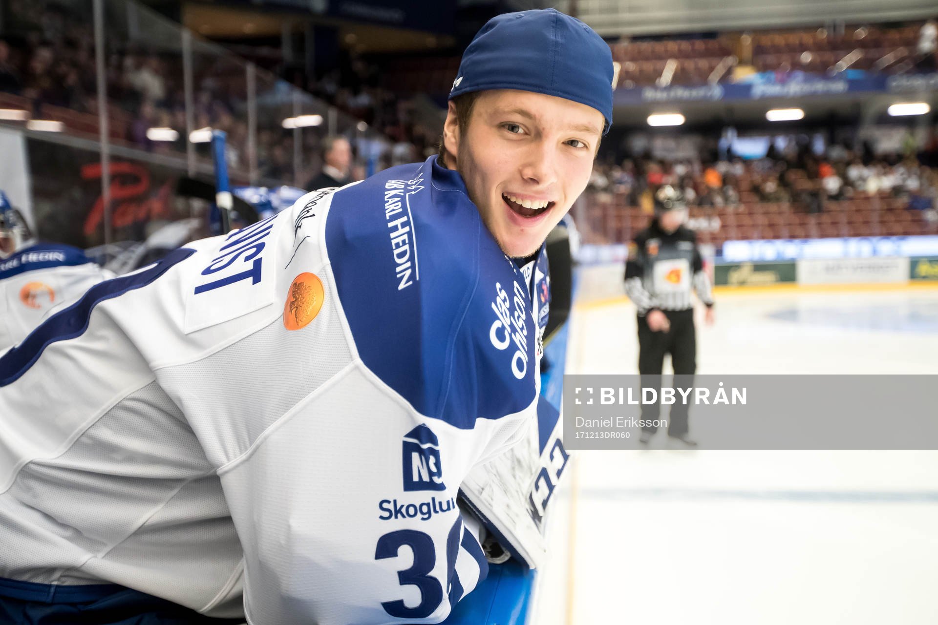 Leksands målvakt Victor Rönnqvist  i ishockeymatchen i