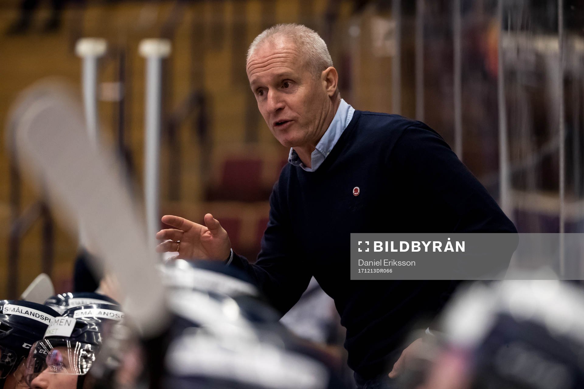 Västerviks tränare Roger Forsberg  i ishockeymatchen i