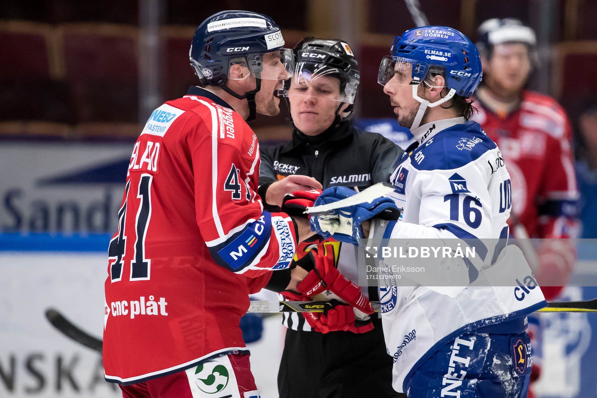 Västerviks Joacim Hedblad och Leksands Fredrik Lindgren  i