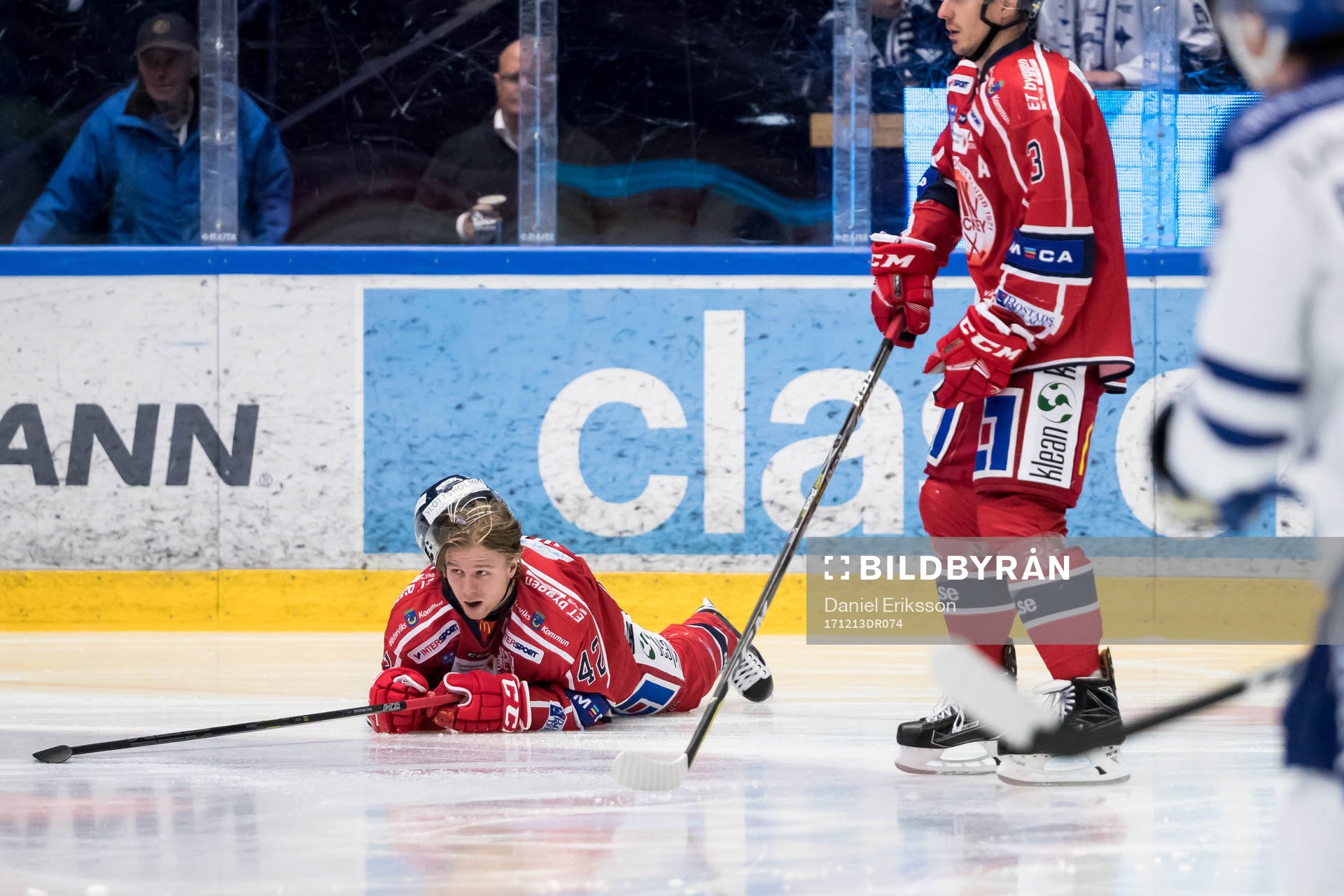 Västerviks Oskar Drugge  i ishockeymatchen i