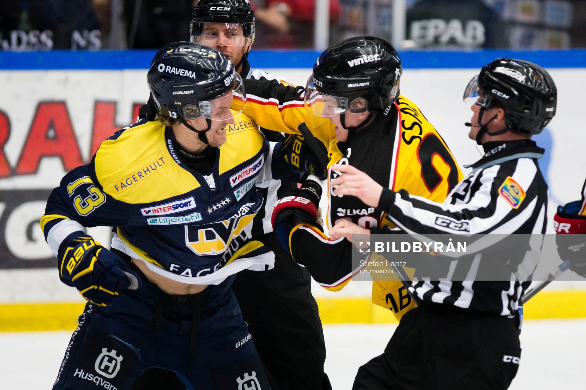s Oscar Sundh och Luleås Gustav Rydahl i gruff
