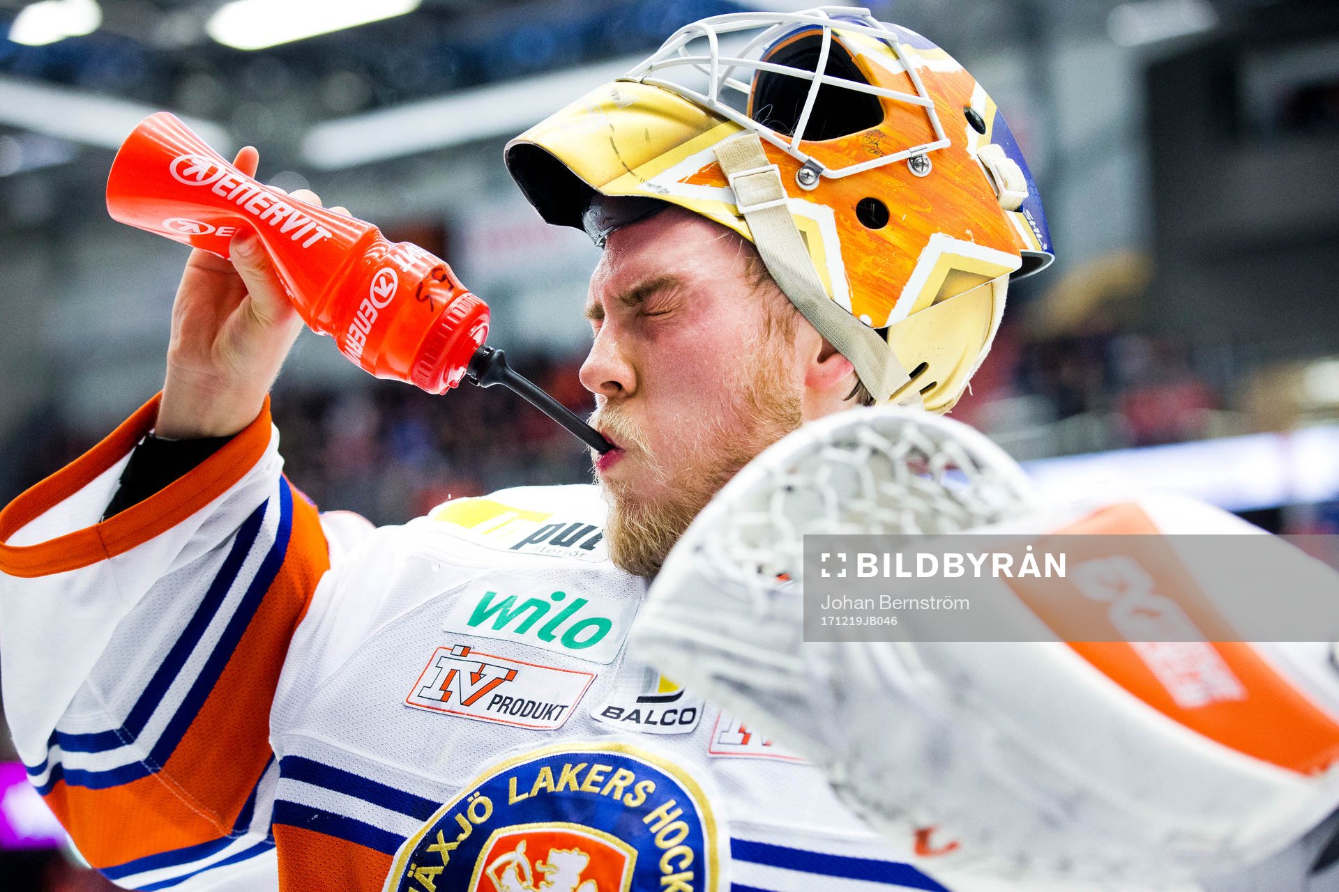 Växjös målvakt Viktor Andrén deppar