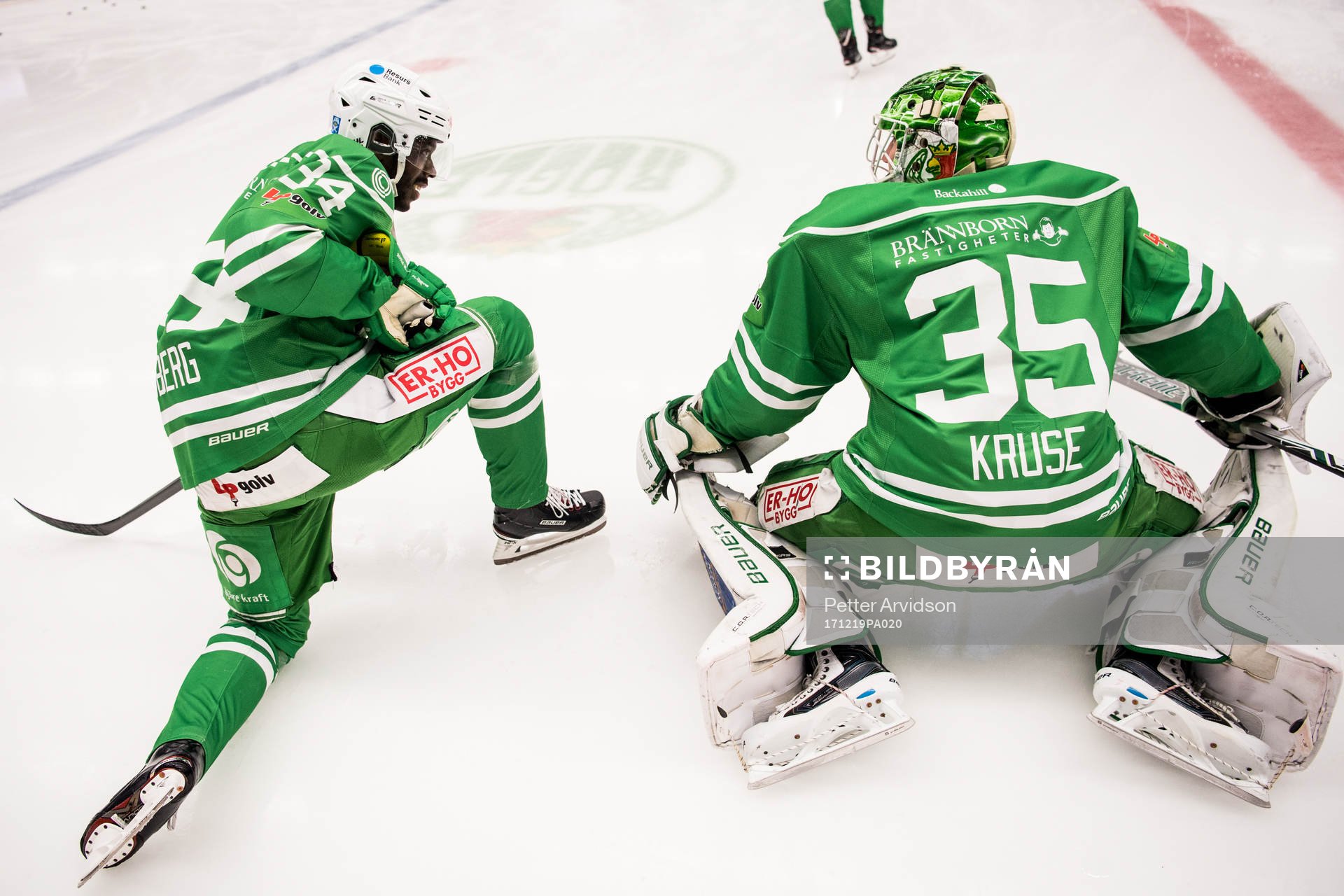 Rögles Edwin Hedberg och målvakt Emil Kruse