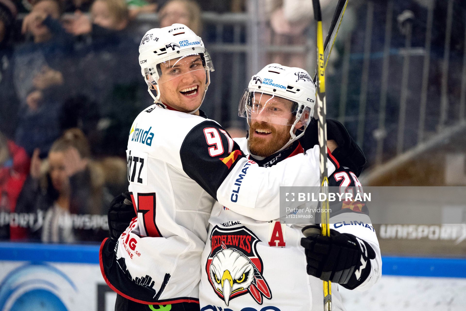 Malmö Redhawks Max Görtz och Jens Olsson jublar