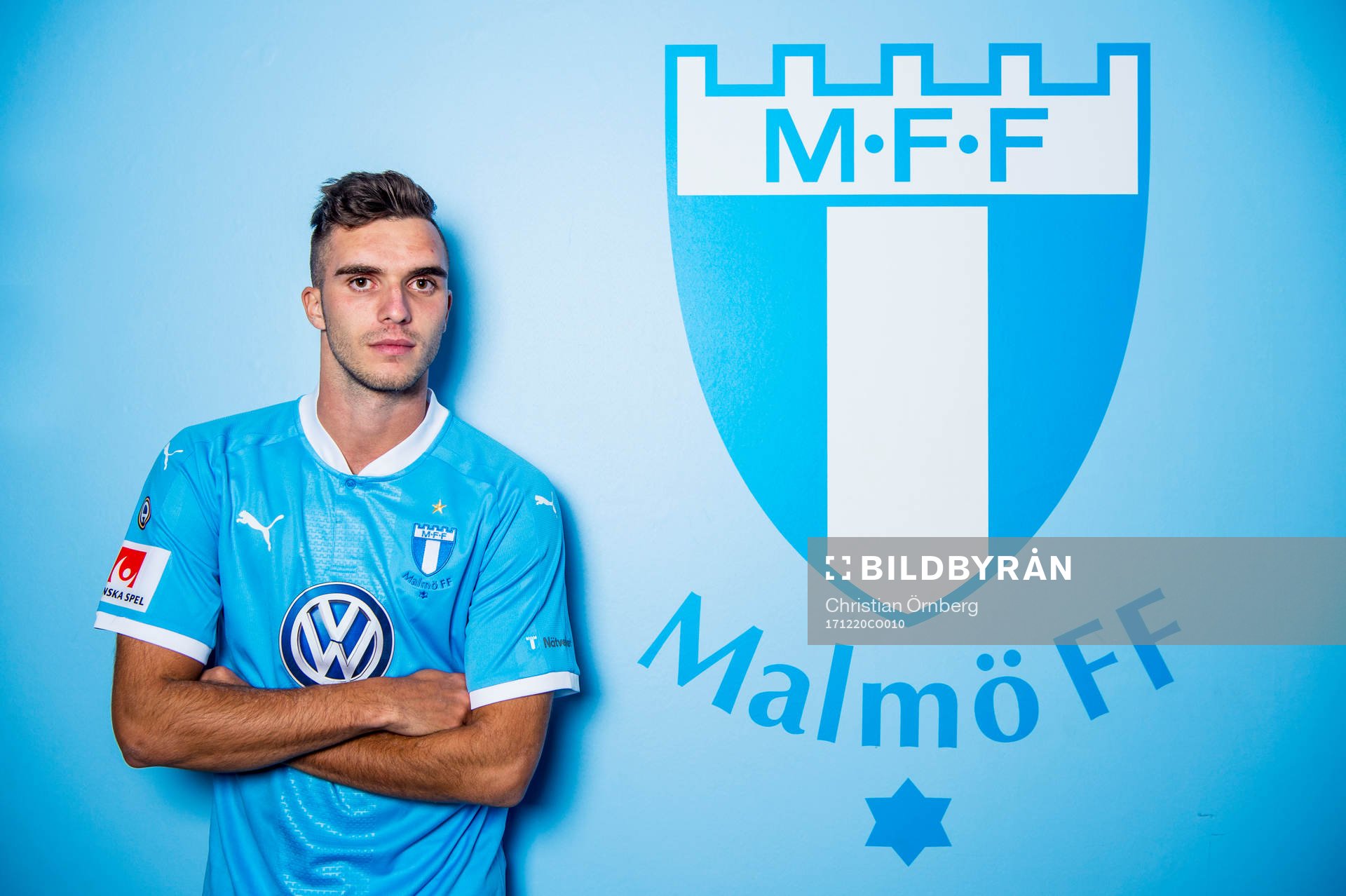 Malmö FF presenterar Egzon Binaku som ny spelare, här