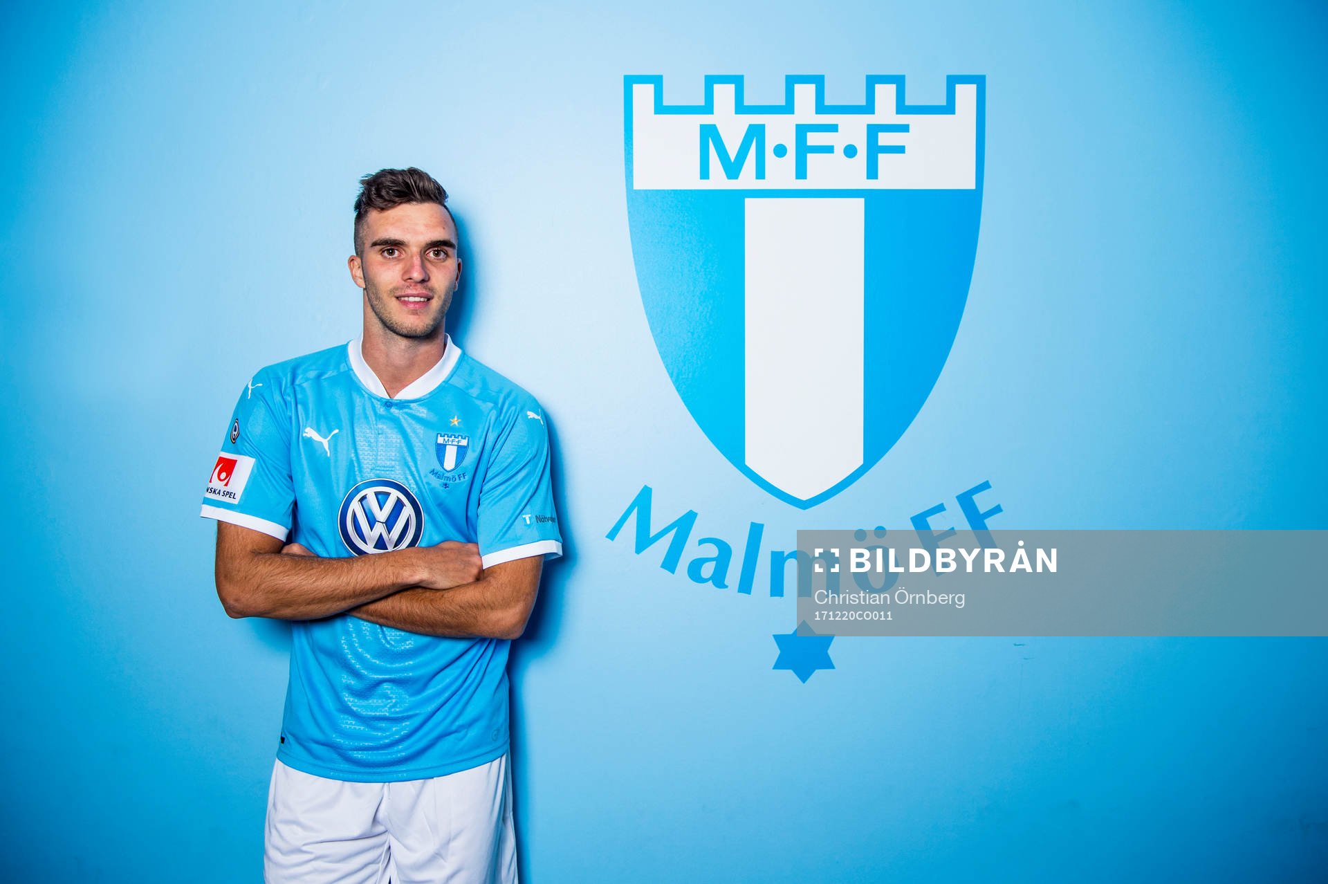 Malmö FF presenterar Egzon Binaku som ny spelare, här
