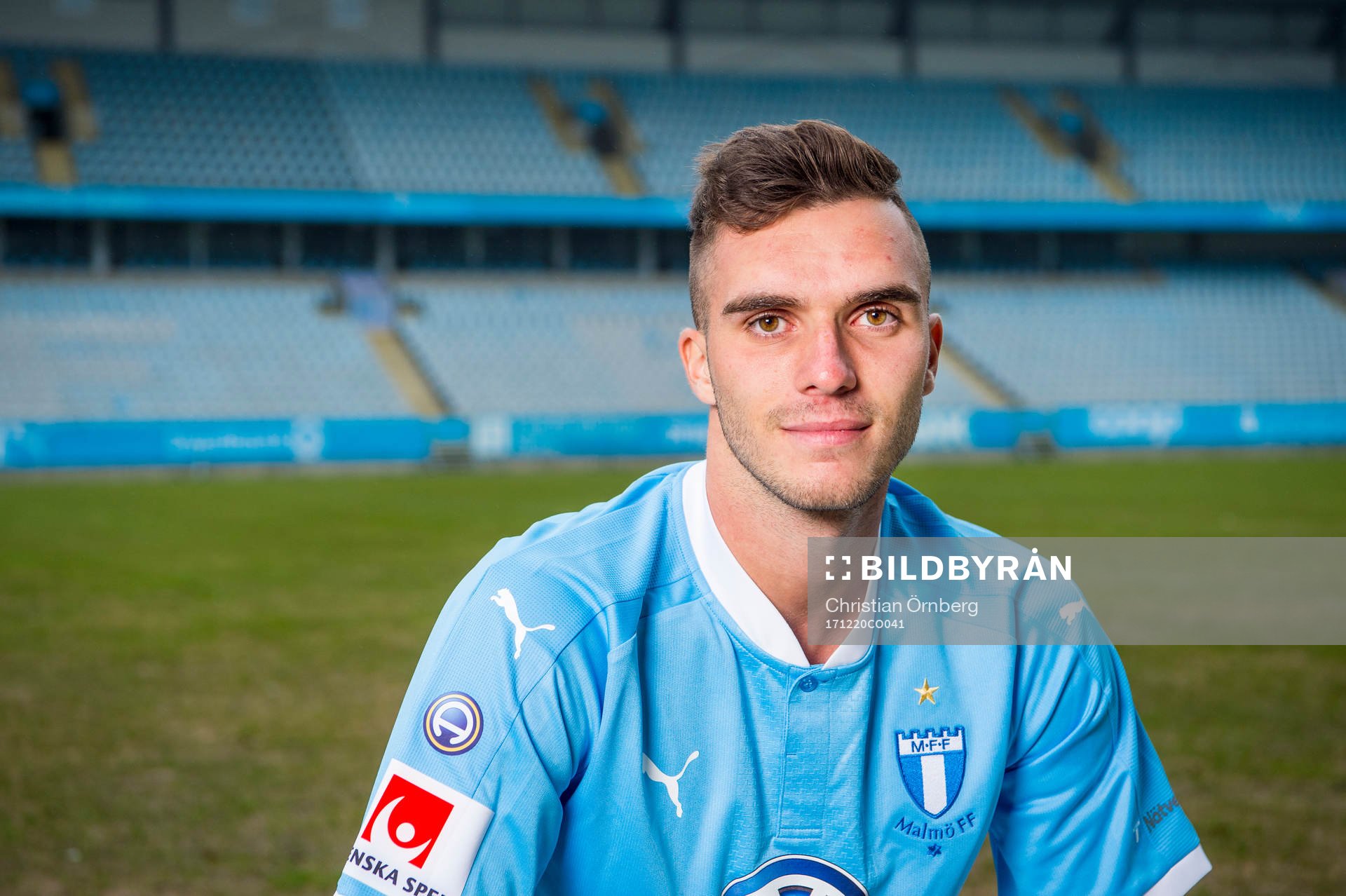 Malmö FF presenterar Egzon Binaku som ny spelare, här