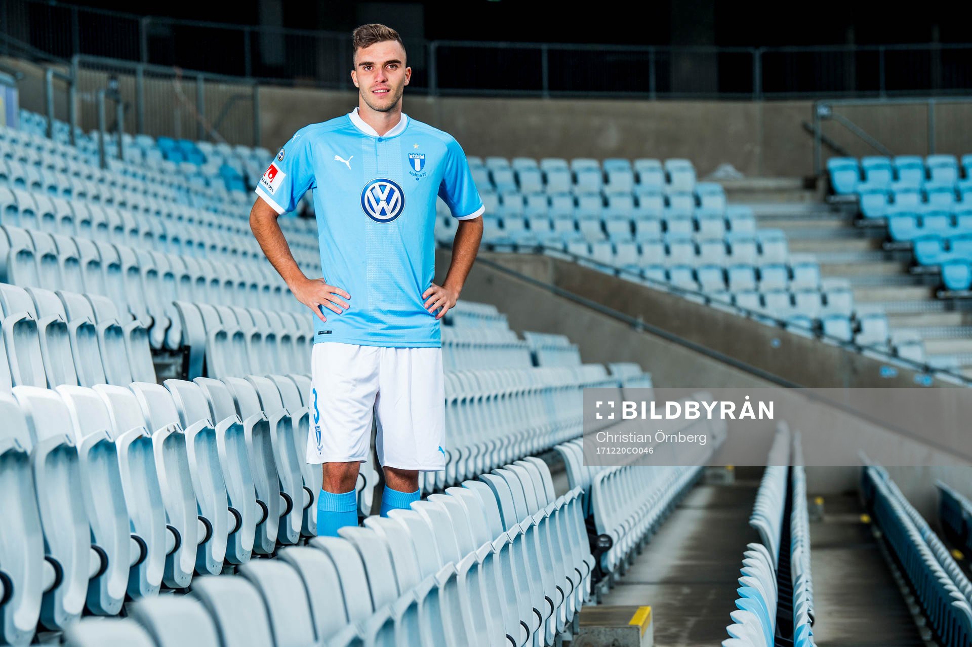 Malmö FF presenterar Egzon Binaku som ny spelare, här