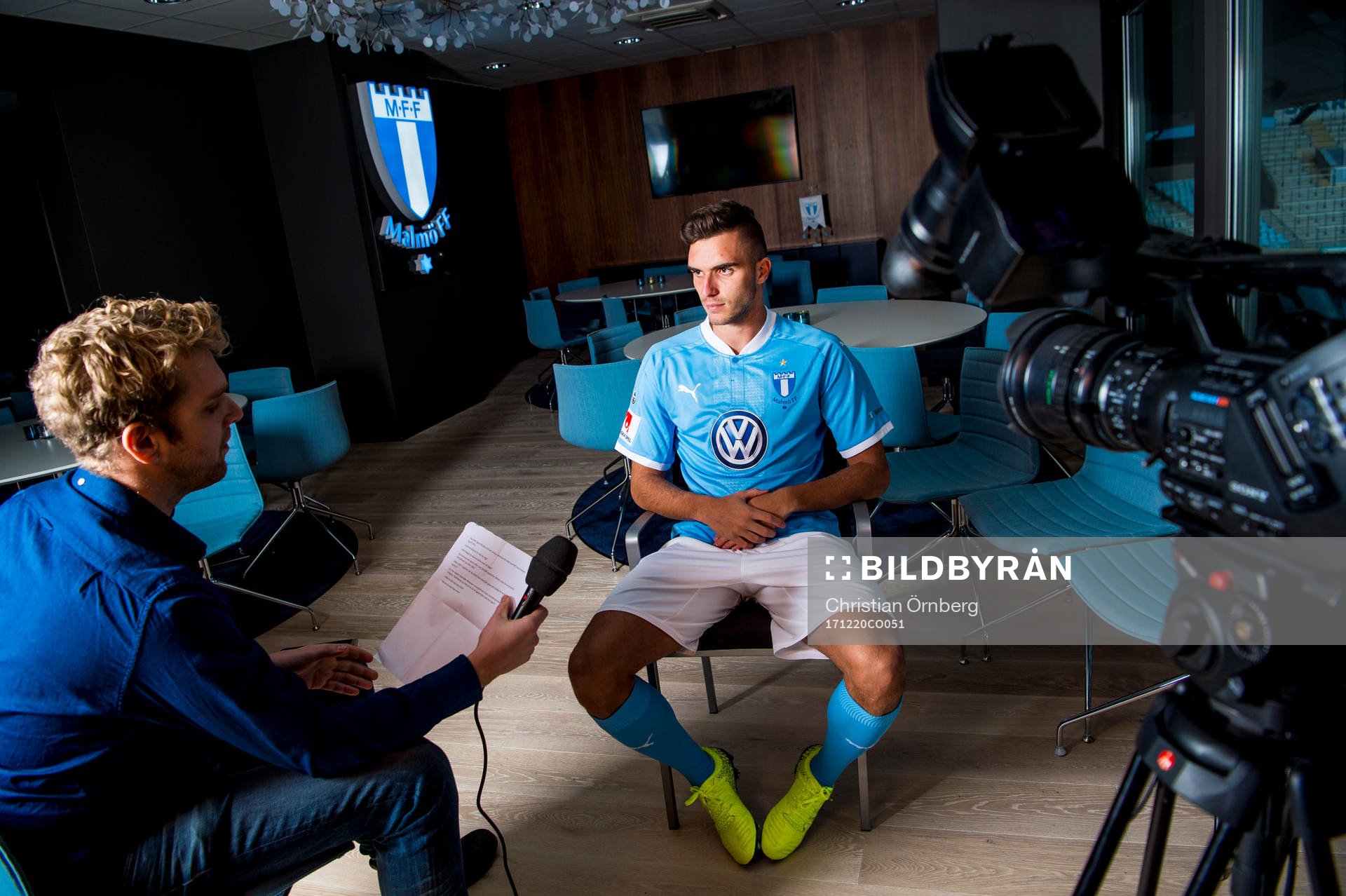 Malmö FF presenterar Egzon Binaku som ny spelare, här
