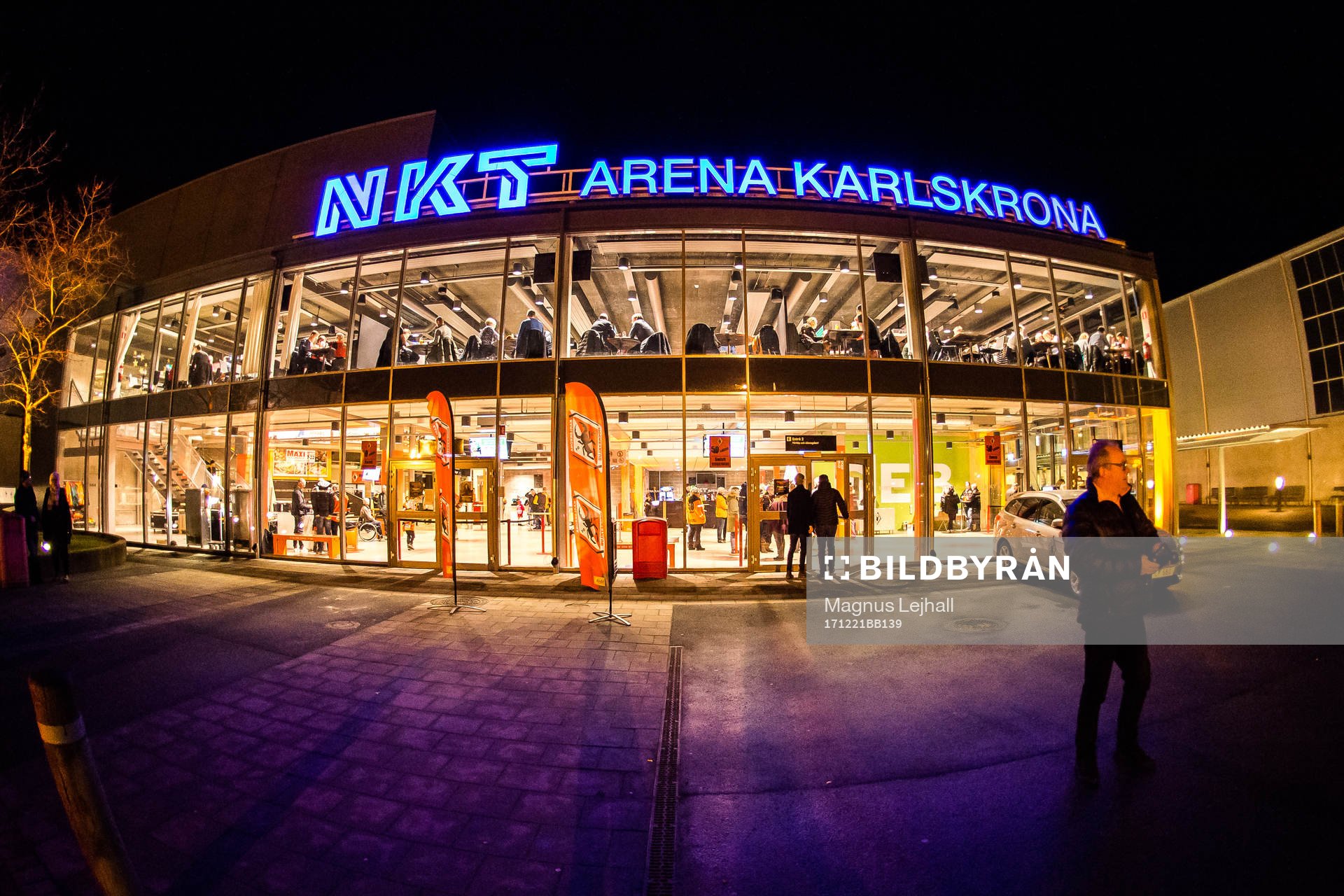 NKT arena utvändigt innan ishockeymatchen i SHL mellan