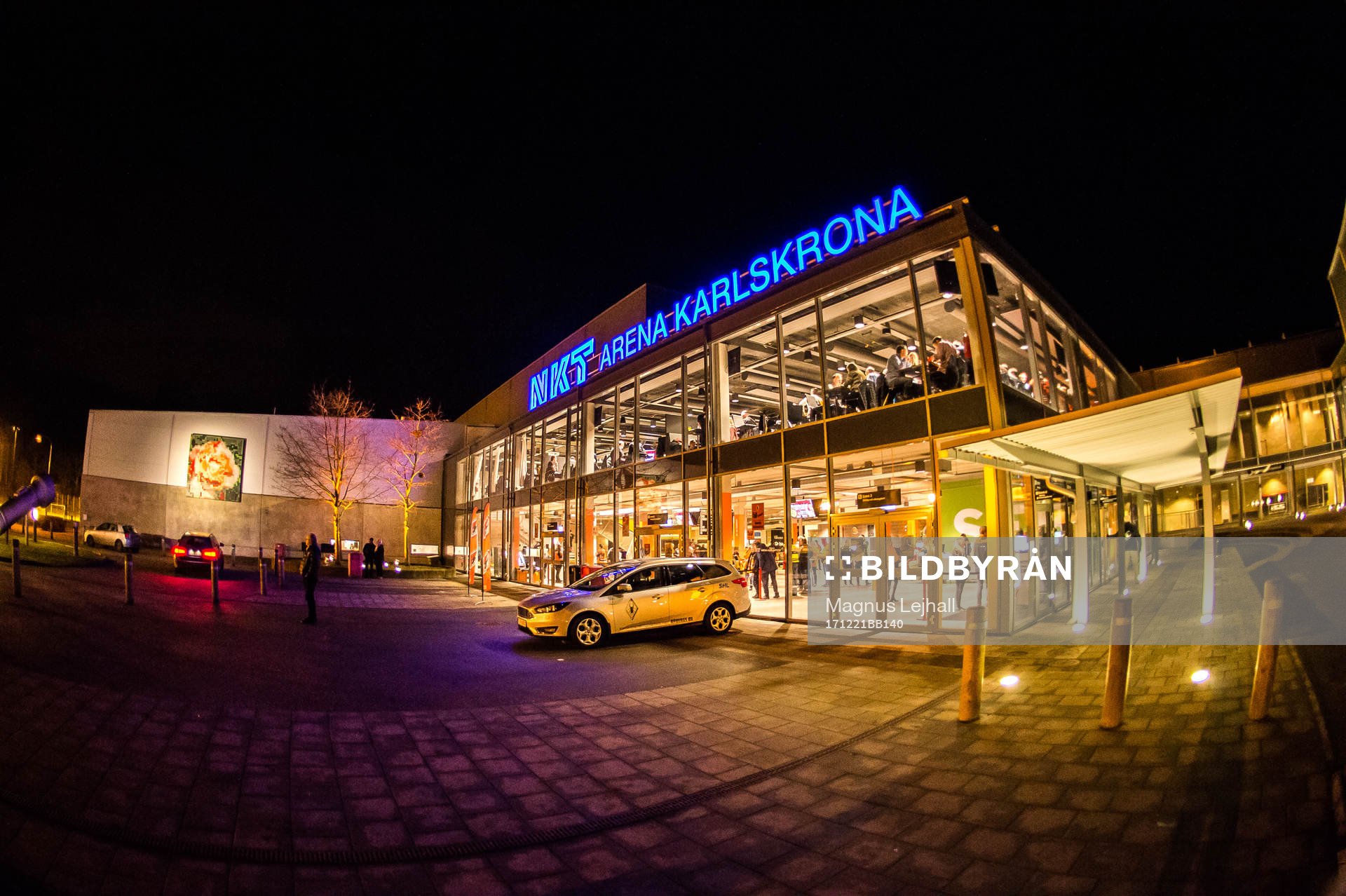 NKT arena utvändigt innan ishockeymatchen i SHL mellan