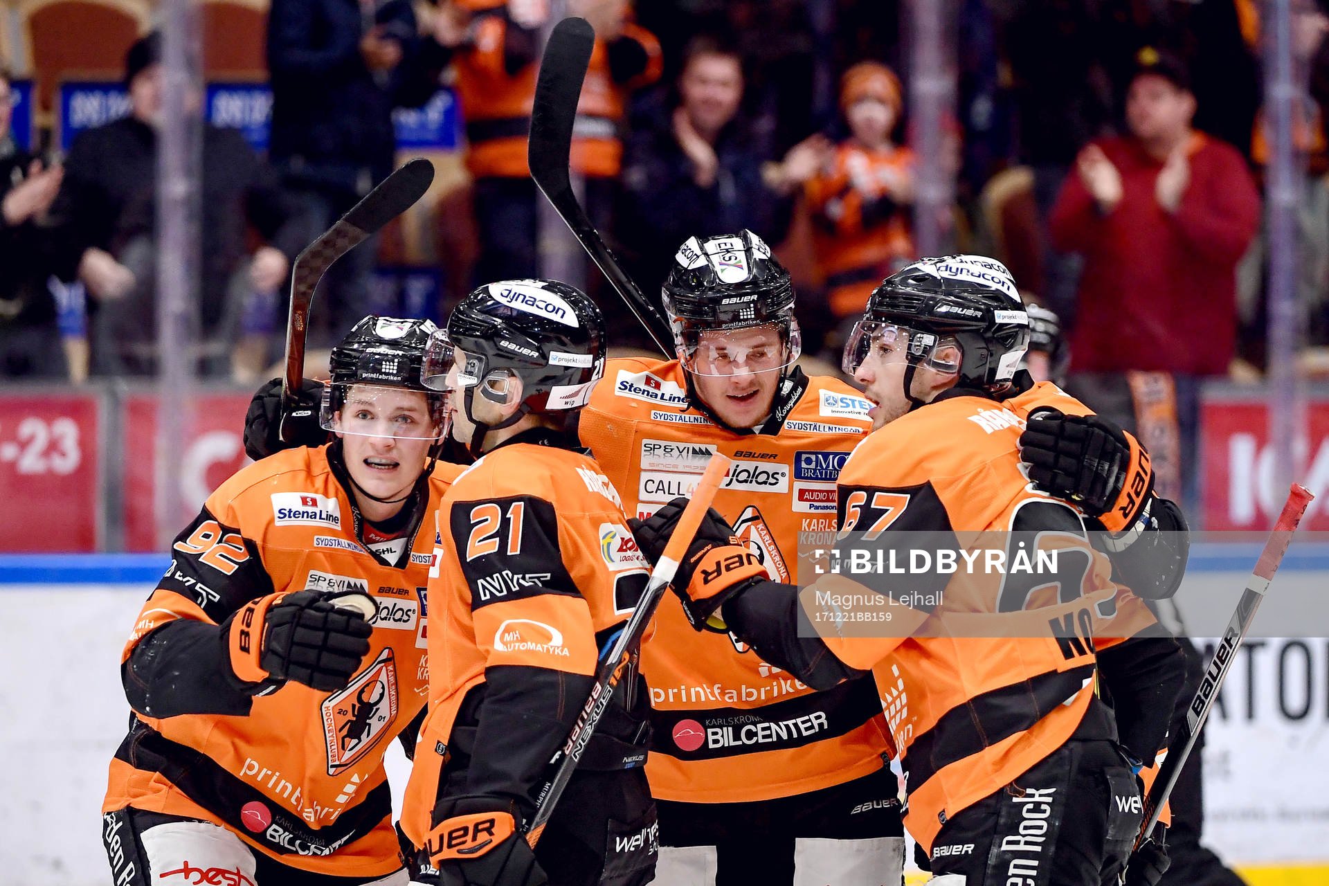 Karlskronas Henrik Törnqvist jublar med lagkamrater