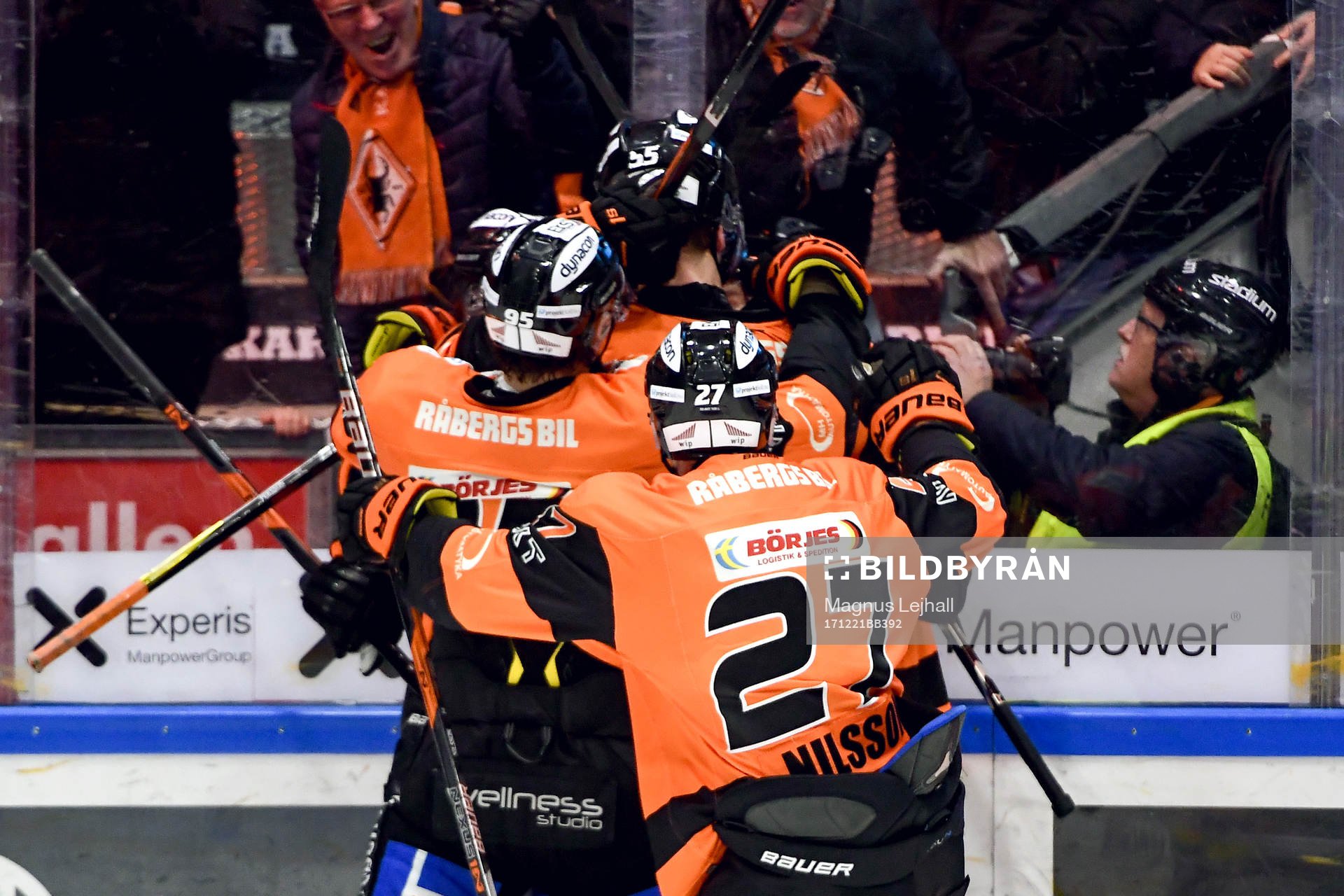 Karlskronas Joel Kellman jublar med lagkamrater
