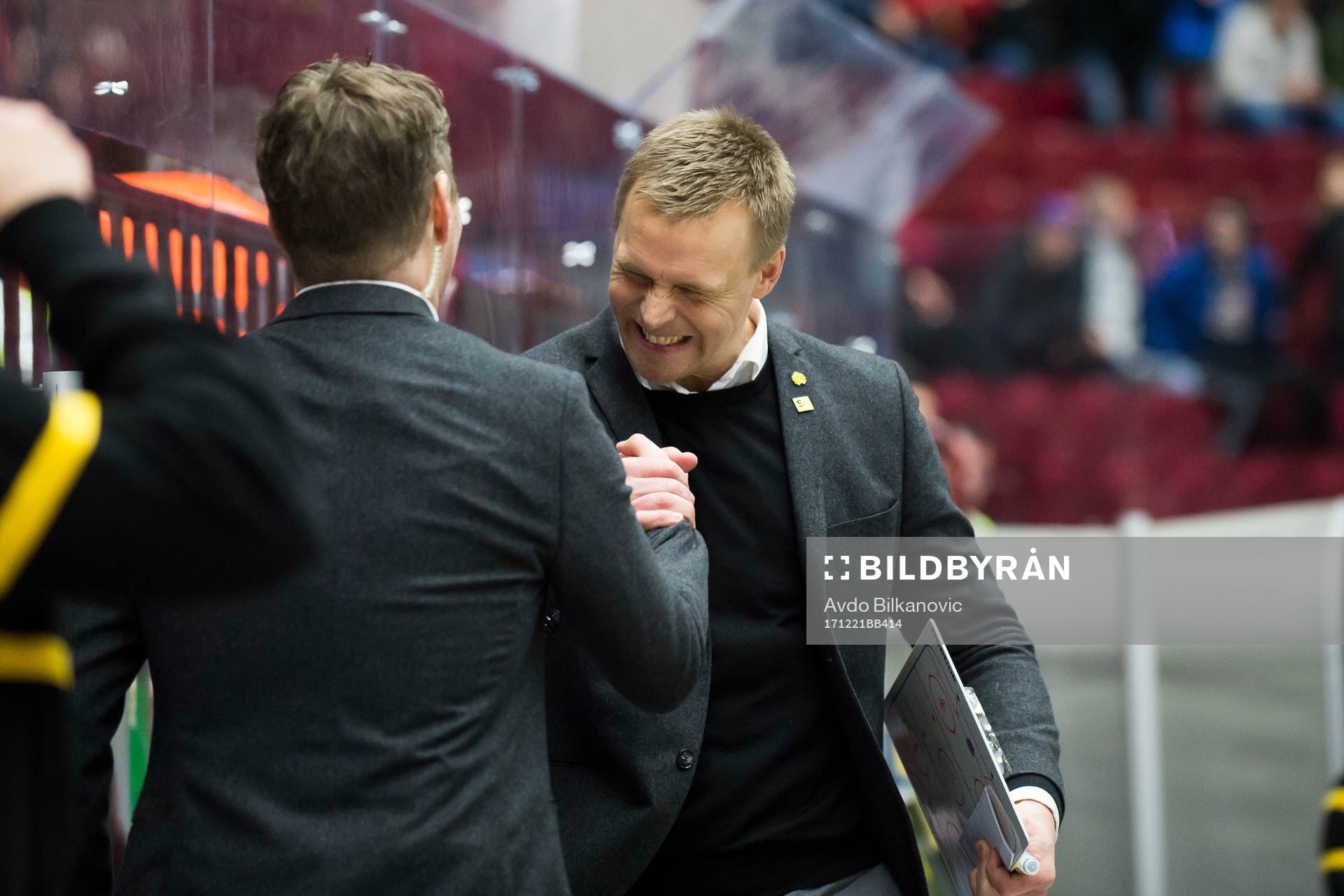 Skellefteås tränare Bert Robertsson jublar