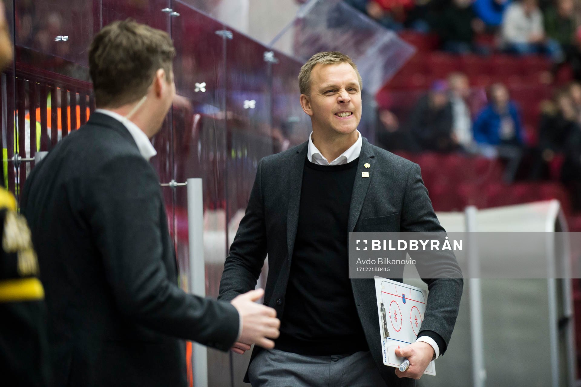 Skellefteås tränare Bert Robertsson jublar