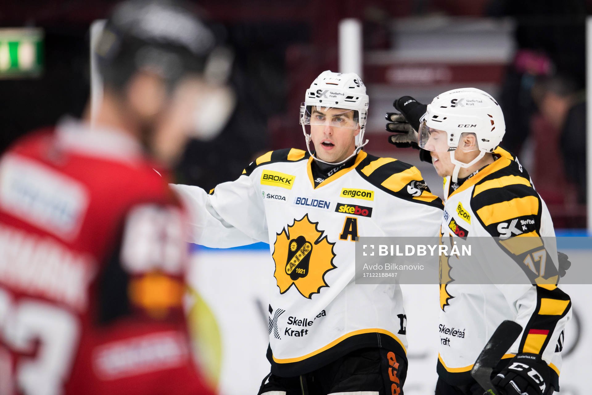 Skellefteås Joakim Lindström och Pär Lindholm jublar