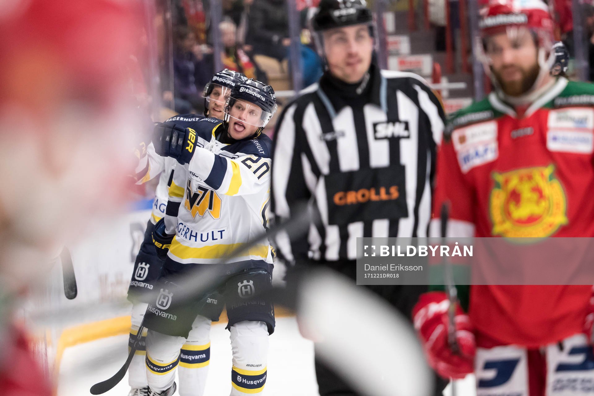 s Lawrence Pilut jublar