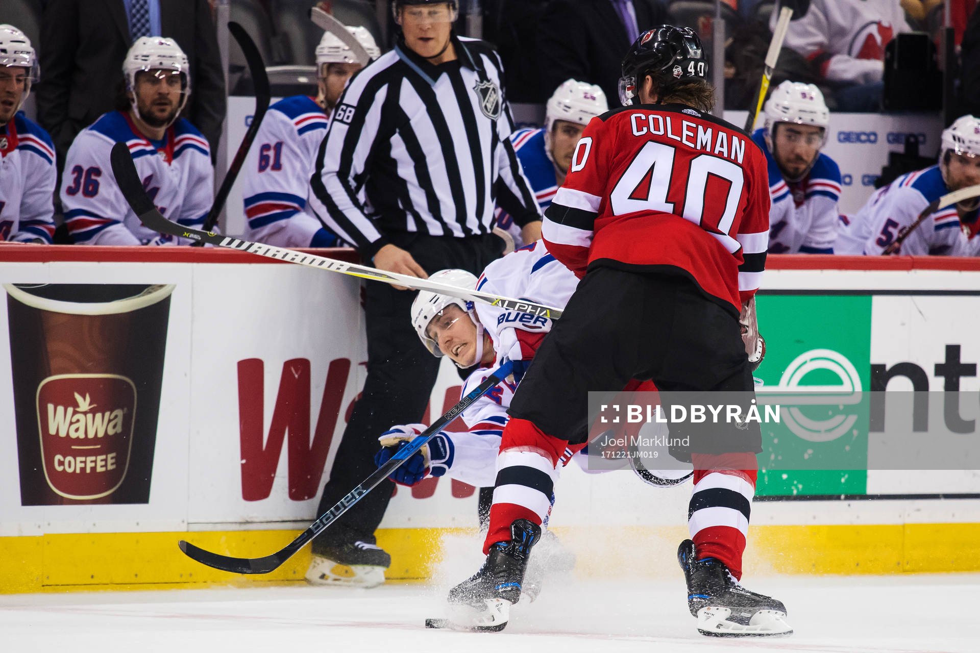 Devils Blake Coleman tacklar Rangers Jesper Fast