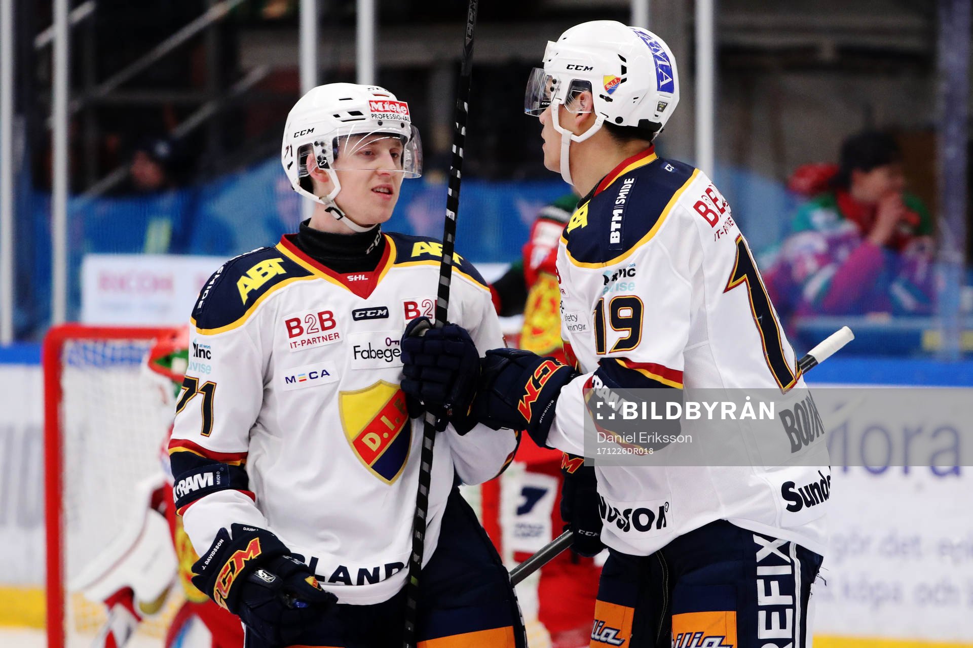 Djurgårdens Jonathan Davidsson och målskytt Rene Bourque