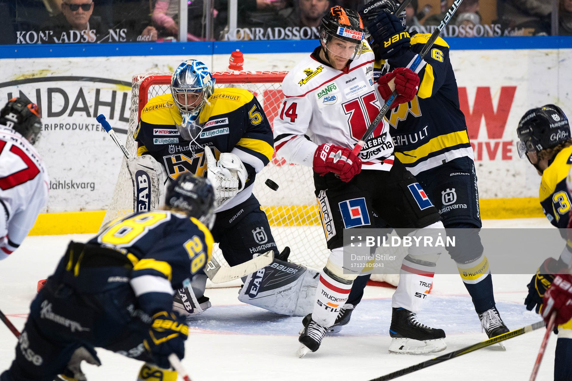 s målvakt Fredrik Pettersson-Wentzel och Örebros Tom