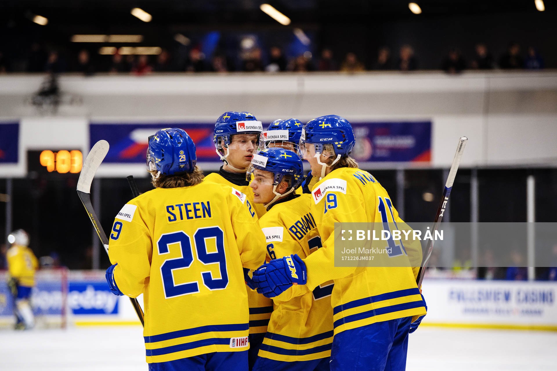 Sveriges Oskar Steen, Elias Pettersson, Rasmus Dahlin, Erik