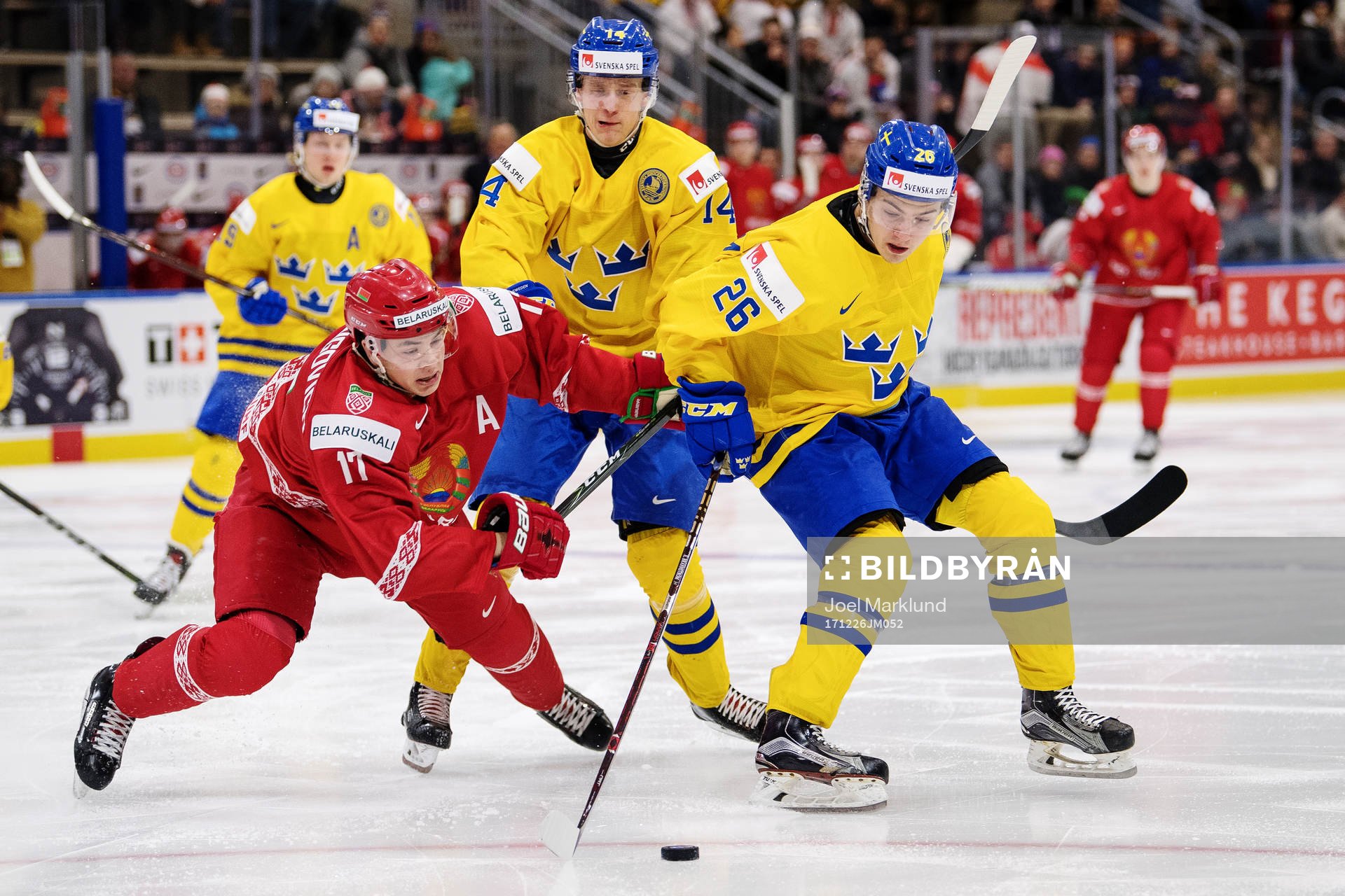 Belarus Yegor Sharangovich och Sveriges Elias Pettersson