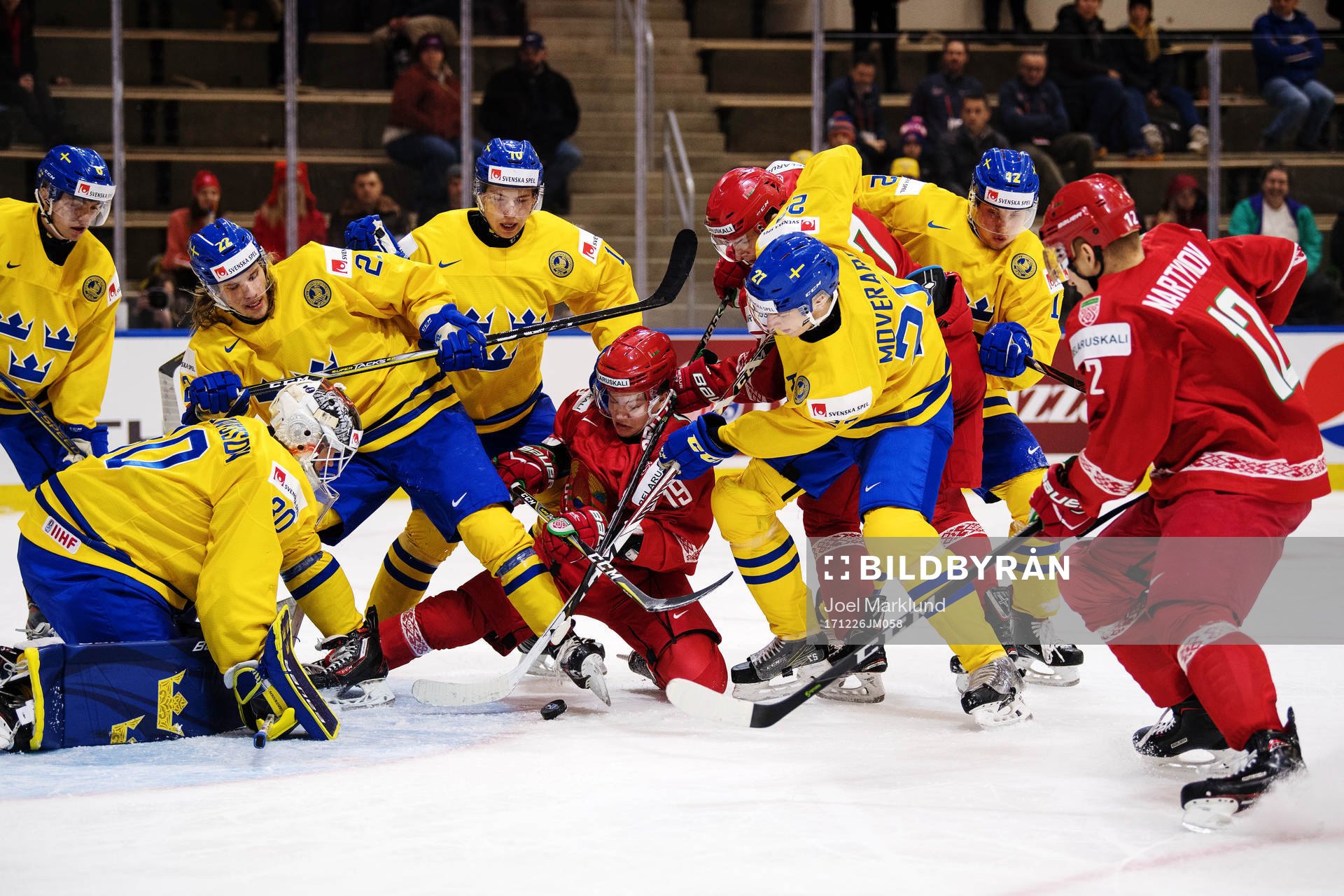 Sveriges målvakt Filip Gustavsson, Axel Jonsson Fjällby,