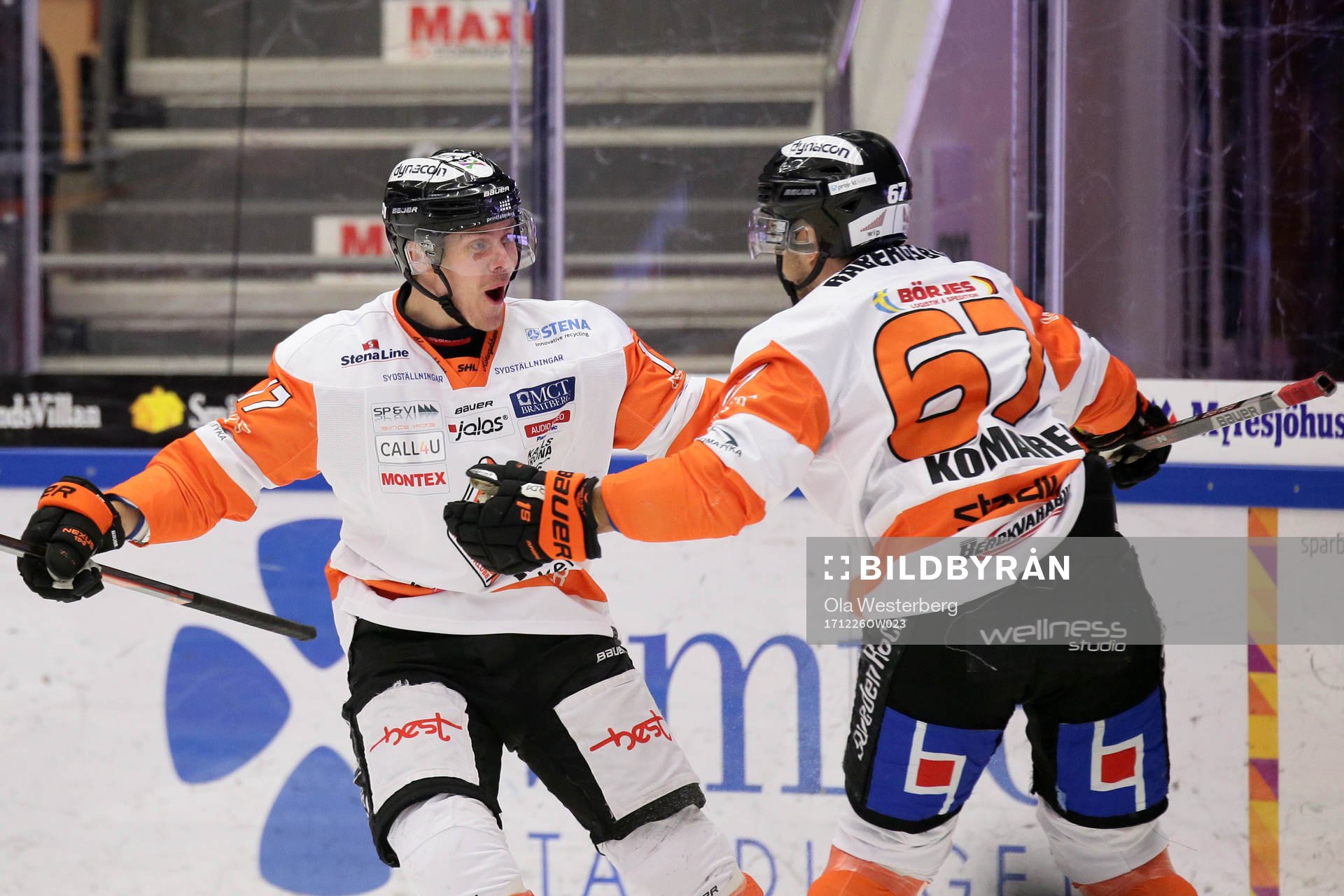 Karlskronas Joel Kellman och Konstantin Komarek jublar