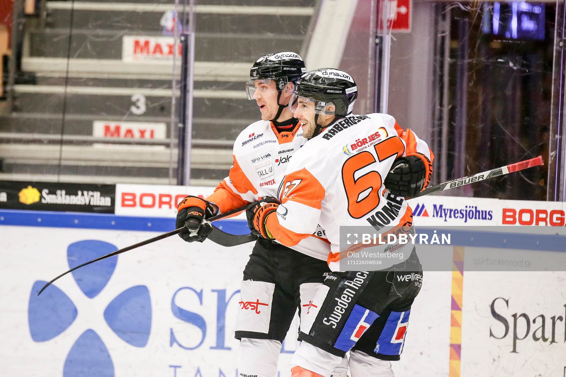 Karlskronas Joel Kellman och Konstantin Komarek jublar