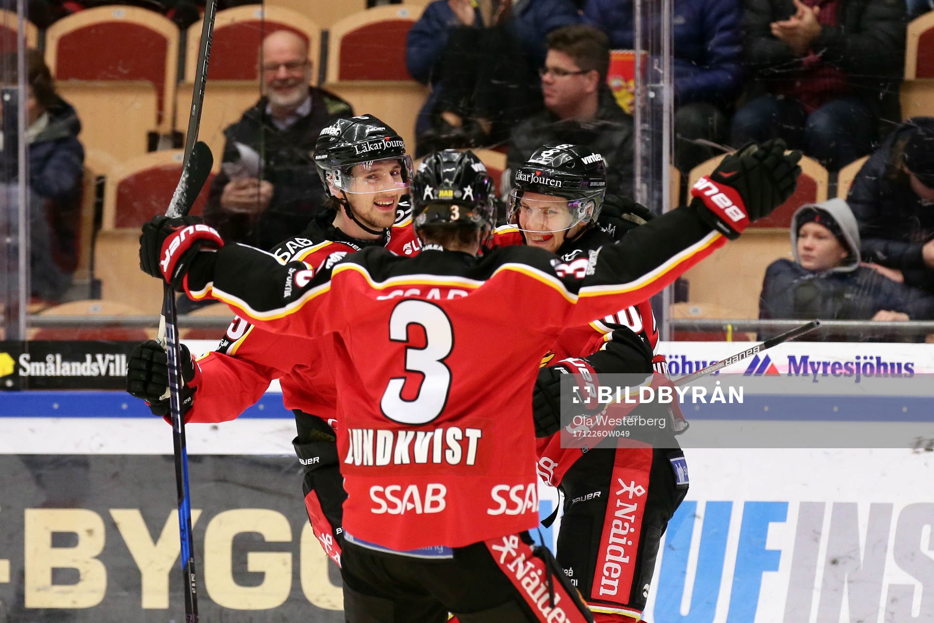 Luleås Einar Emanuelsson jublar med Anton Hedman