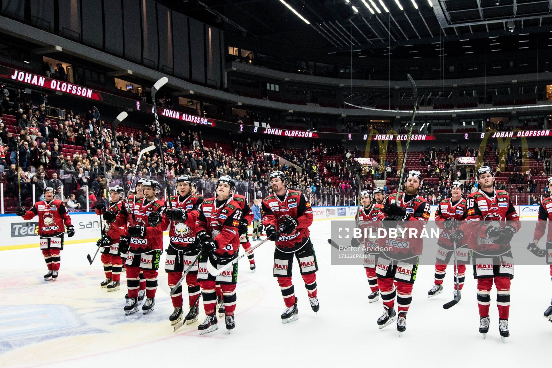 Malmö Redhawks spelare jublar