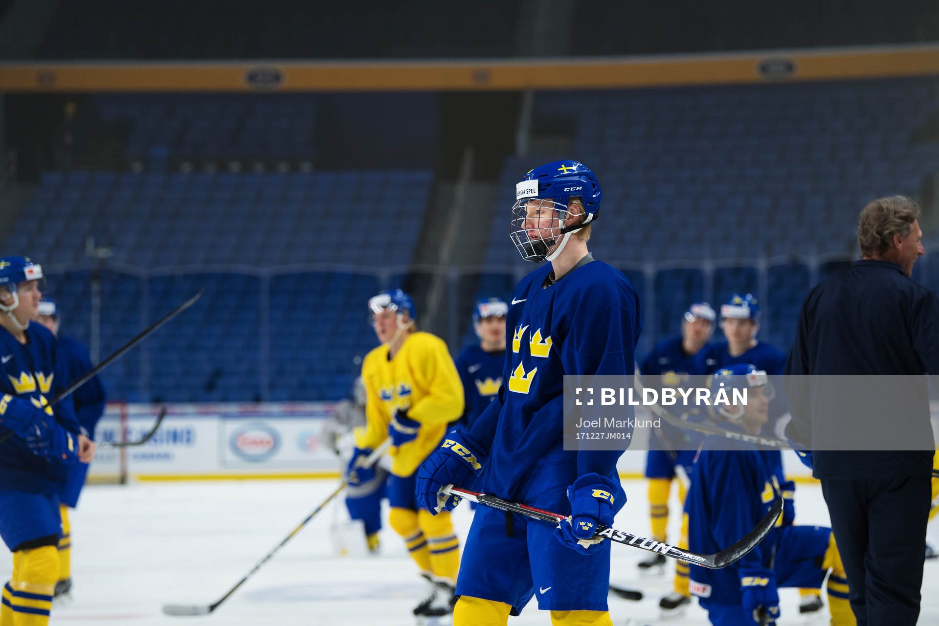 Rasmus Dahlin på Sveriges träning