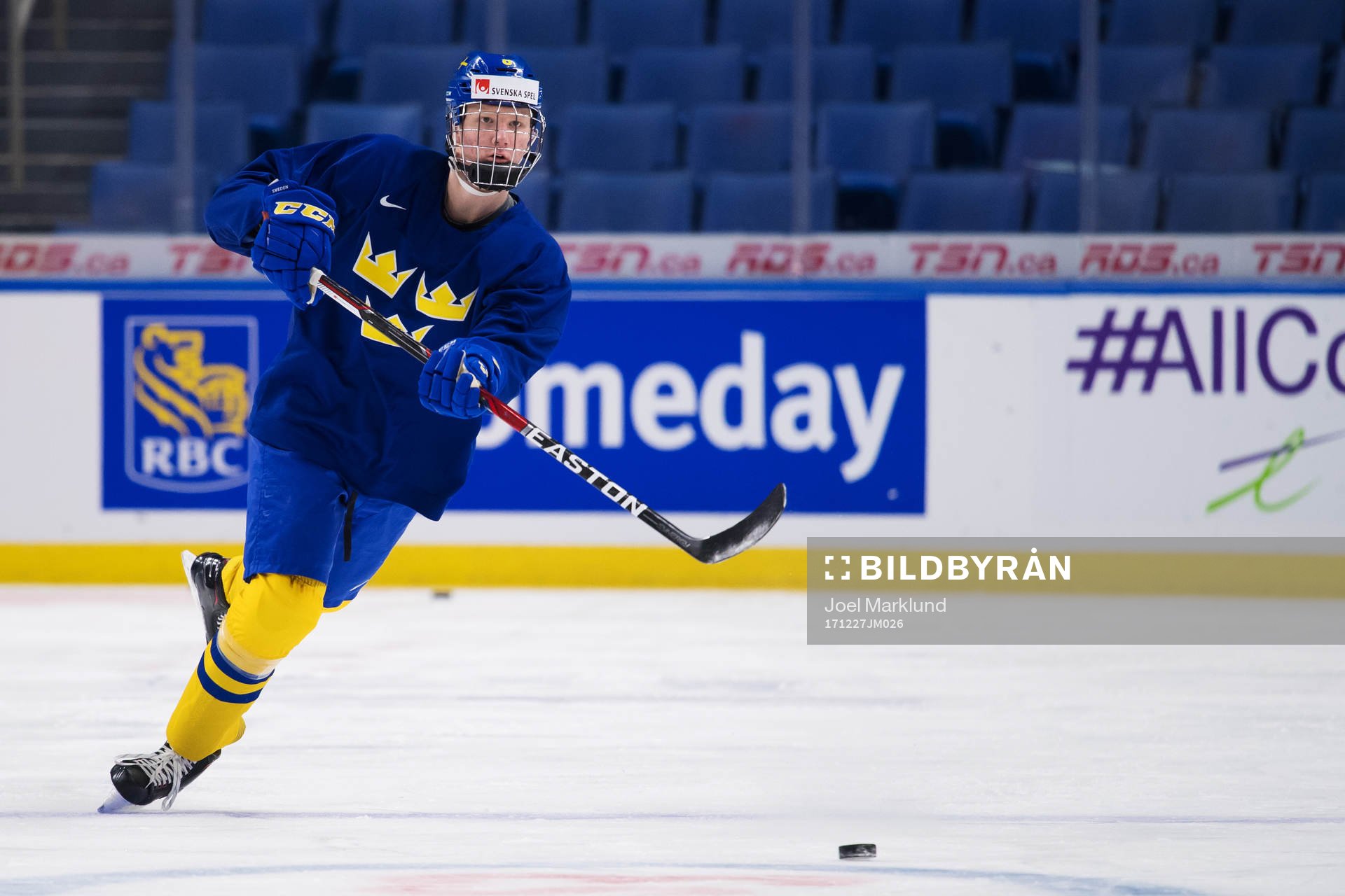 Rasmus Dahlin på Sveriges träning