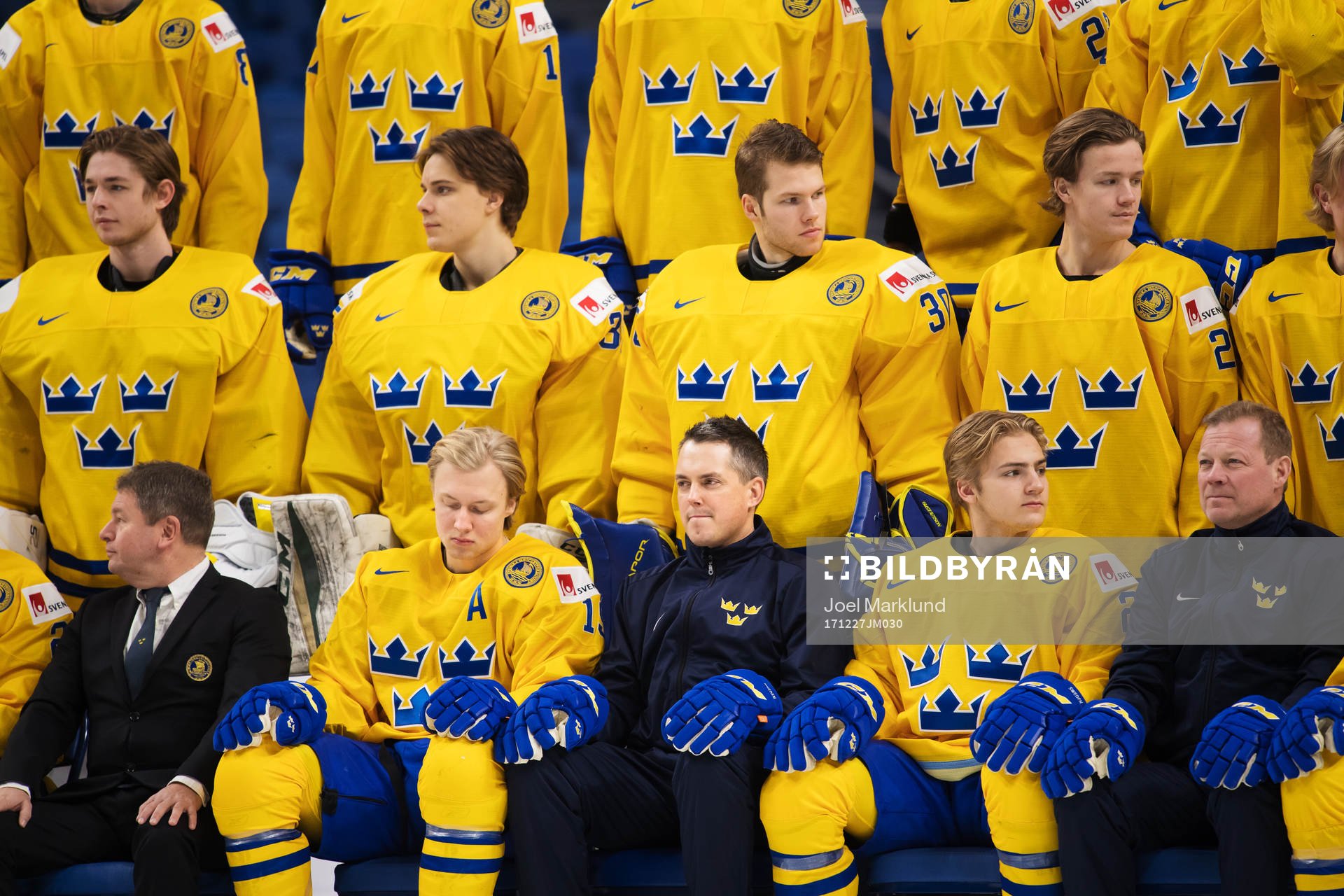 Spelare och ledare, inklusive Alexander Nylander,