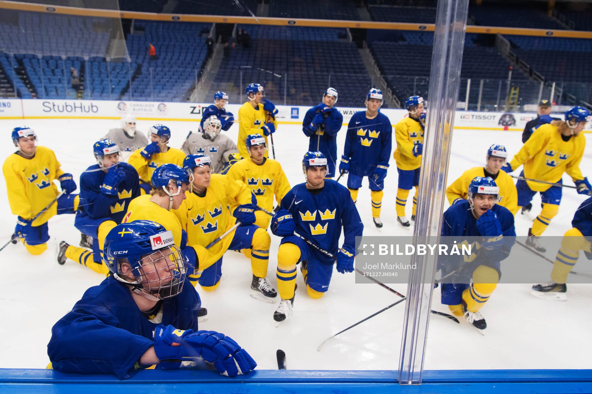 Rasmus Dahlin på Sveriges träning