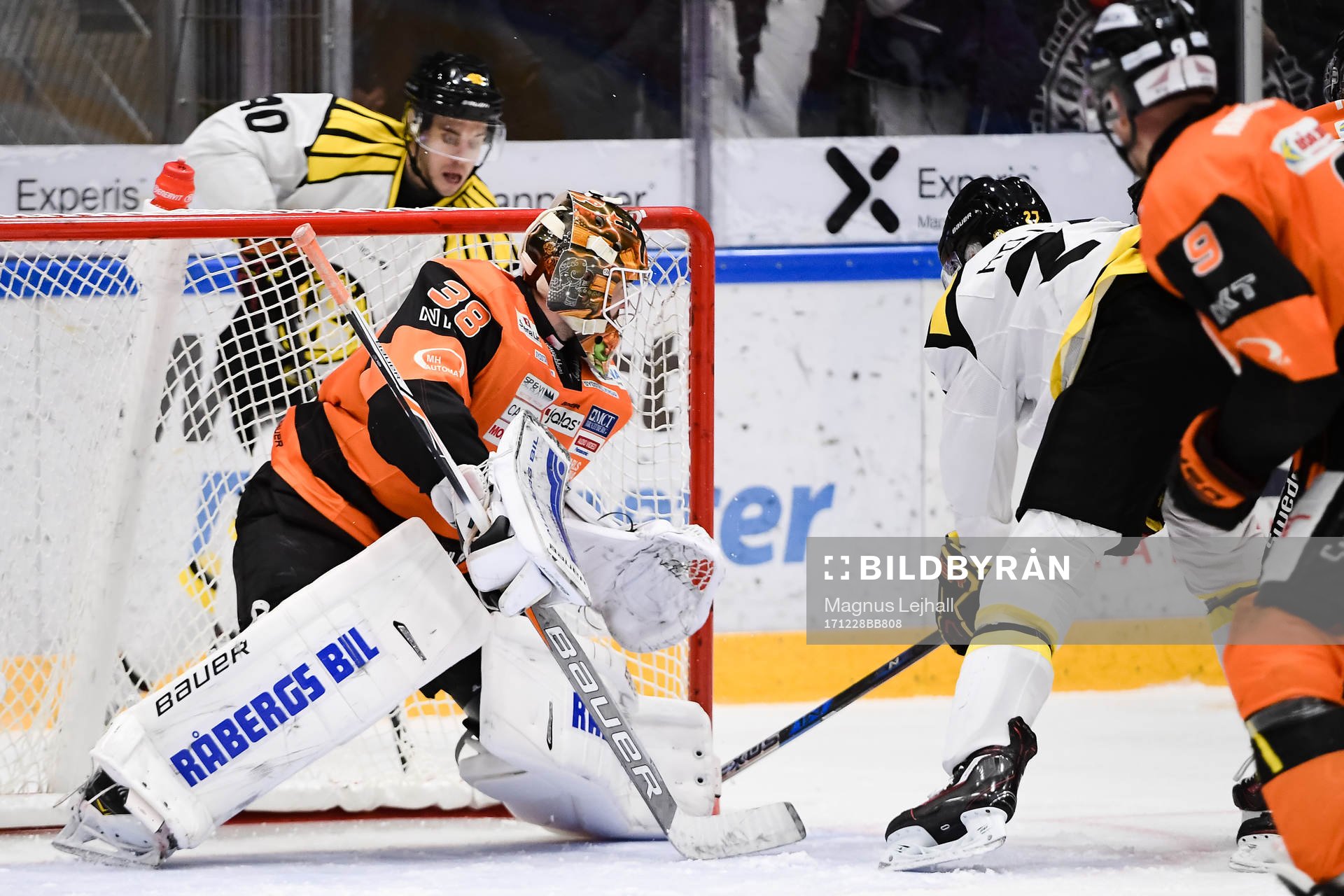 Brynäs Jesper Jensen och Drew Miller oroar framför