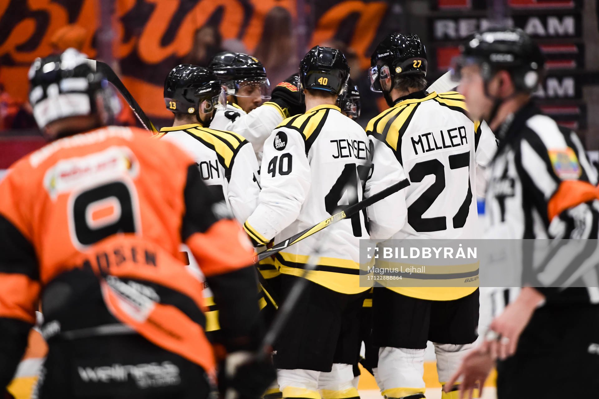 Brynäs spelare jublar
