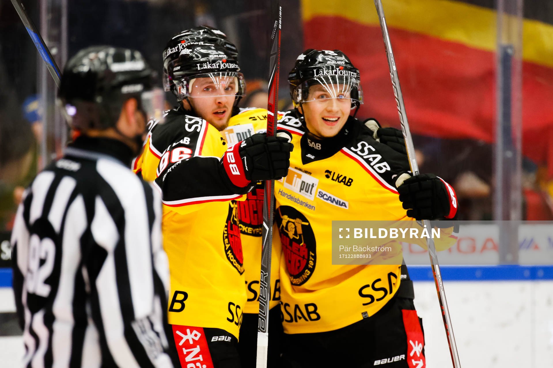 Luleås Robin Kovacs och Jonas Berglund jublar