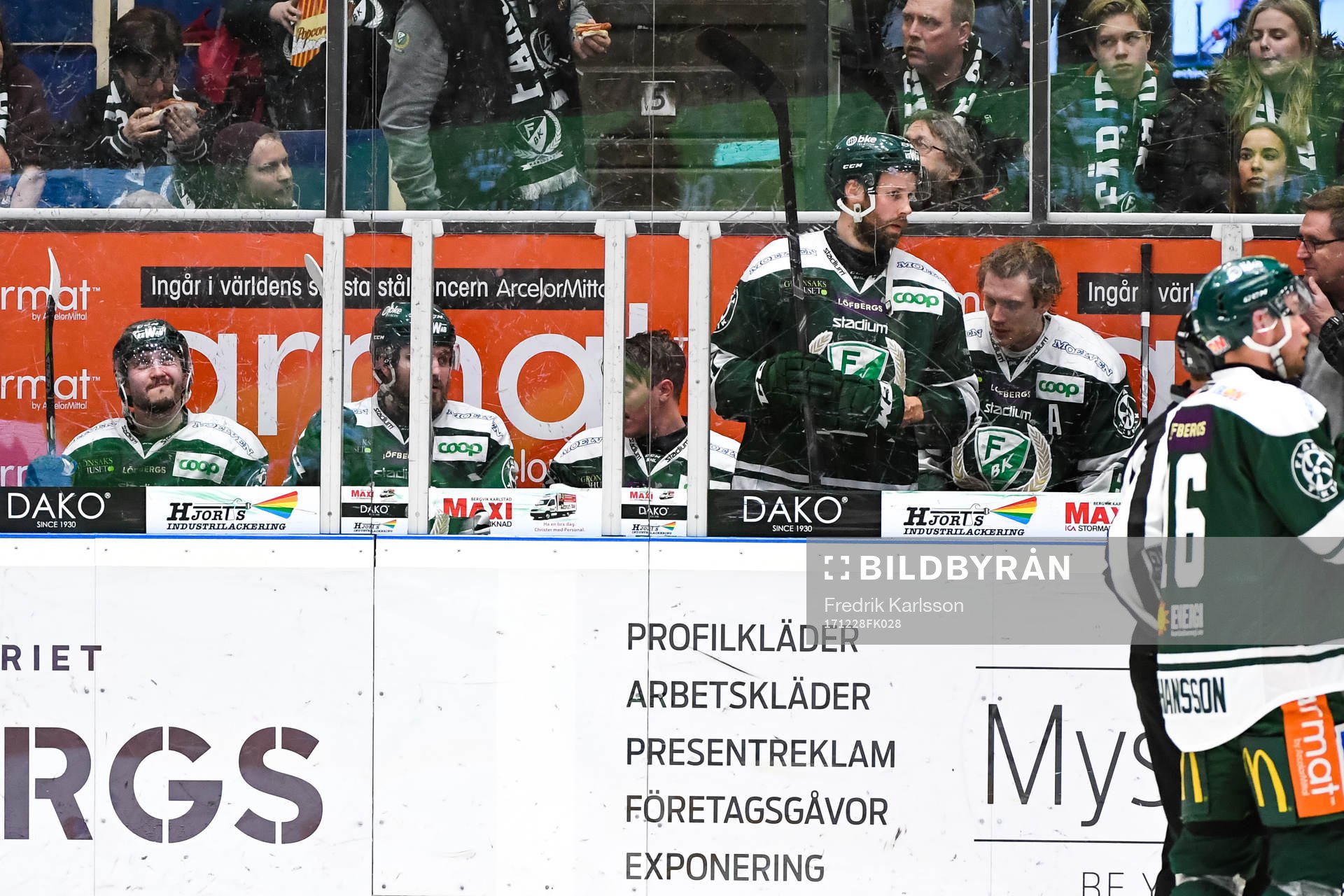 5 spelare i Färjestads utvisningsbås