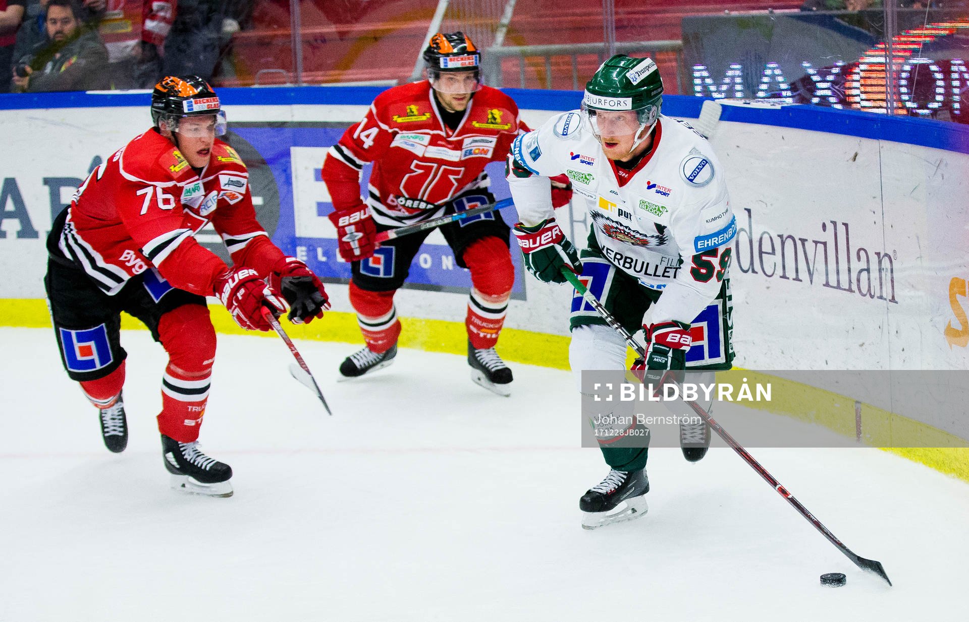Frölundas Simon Hjalmarsson och Örebros Jare Sallinen och