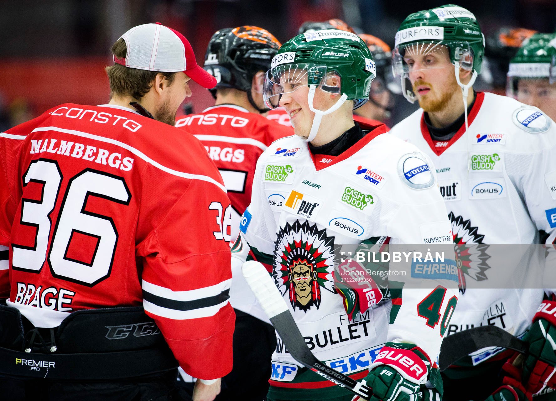 Frölundas Joel Mustonen är glad och tackar Örebros
