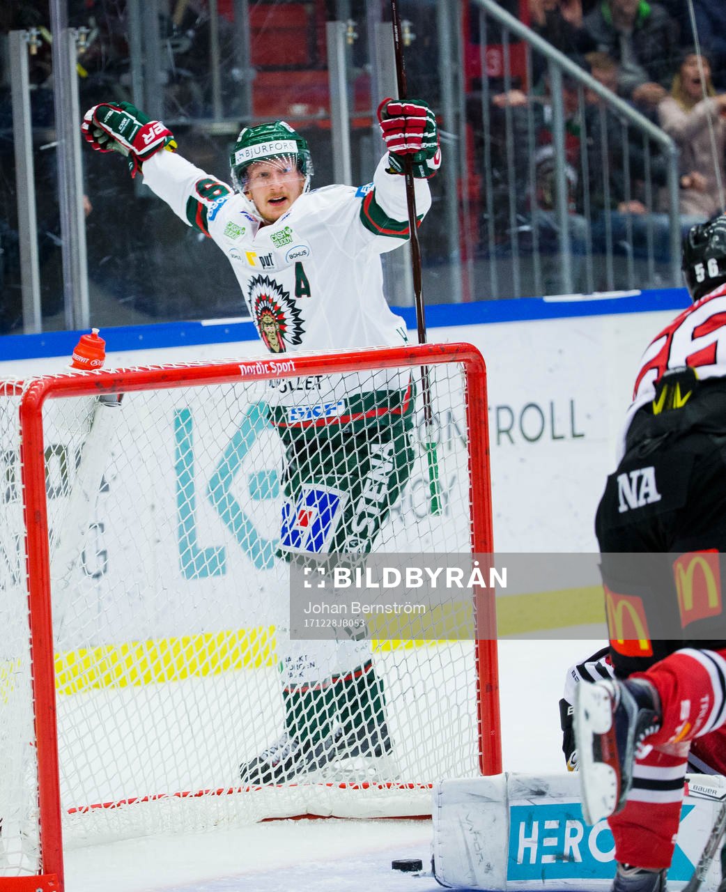 Frölundas Simon Hjalmarsson gör 2-3 och jublar