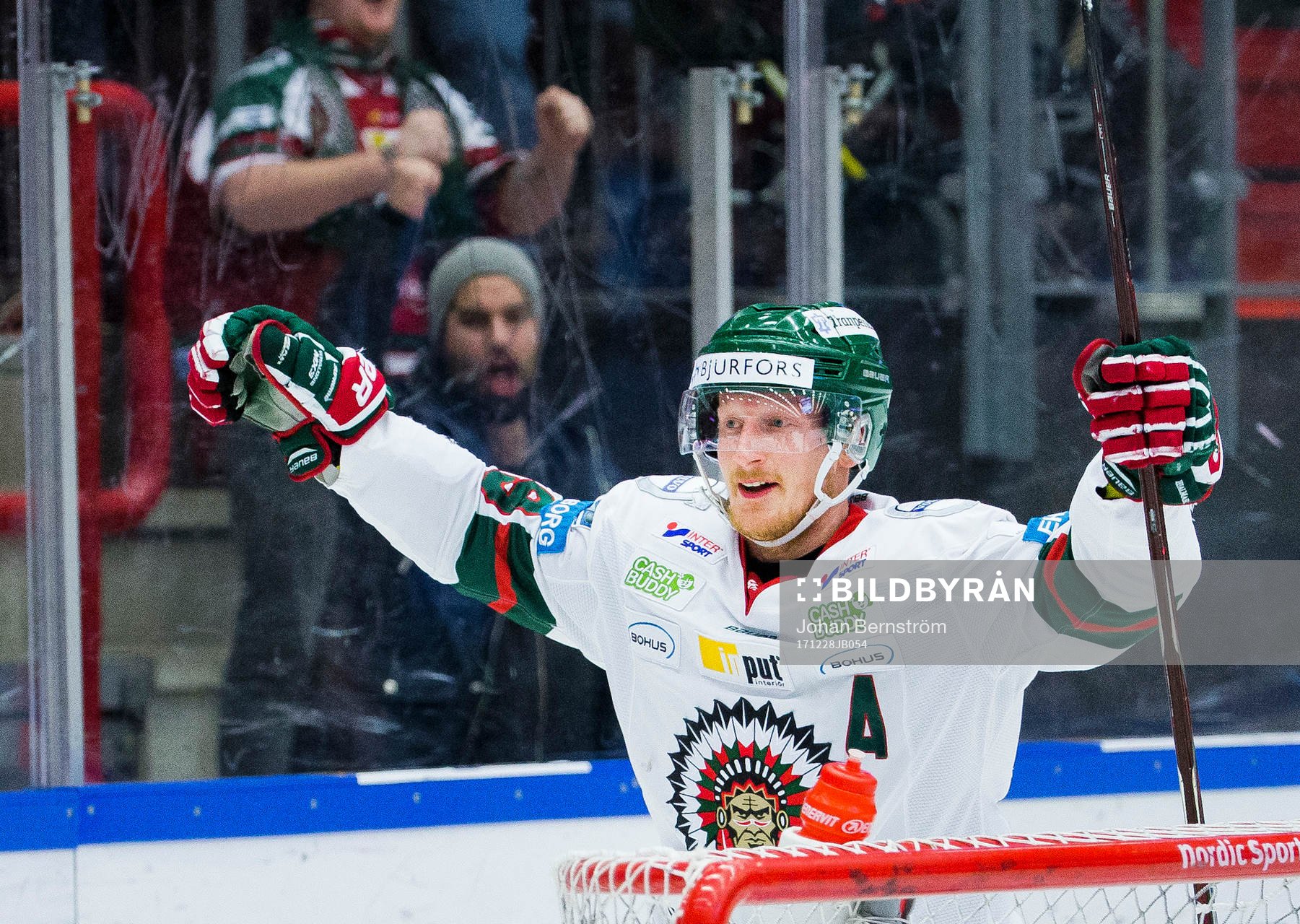 Frölundas Simon Hjalmarsson gör 2-3 och jublar