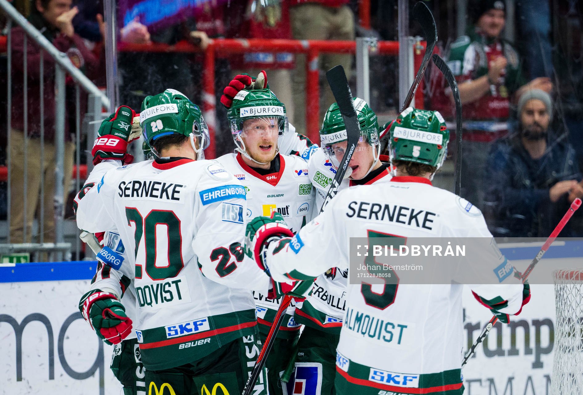Frölundas Simon Hjalmarsson gör 2-3 och jublar